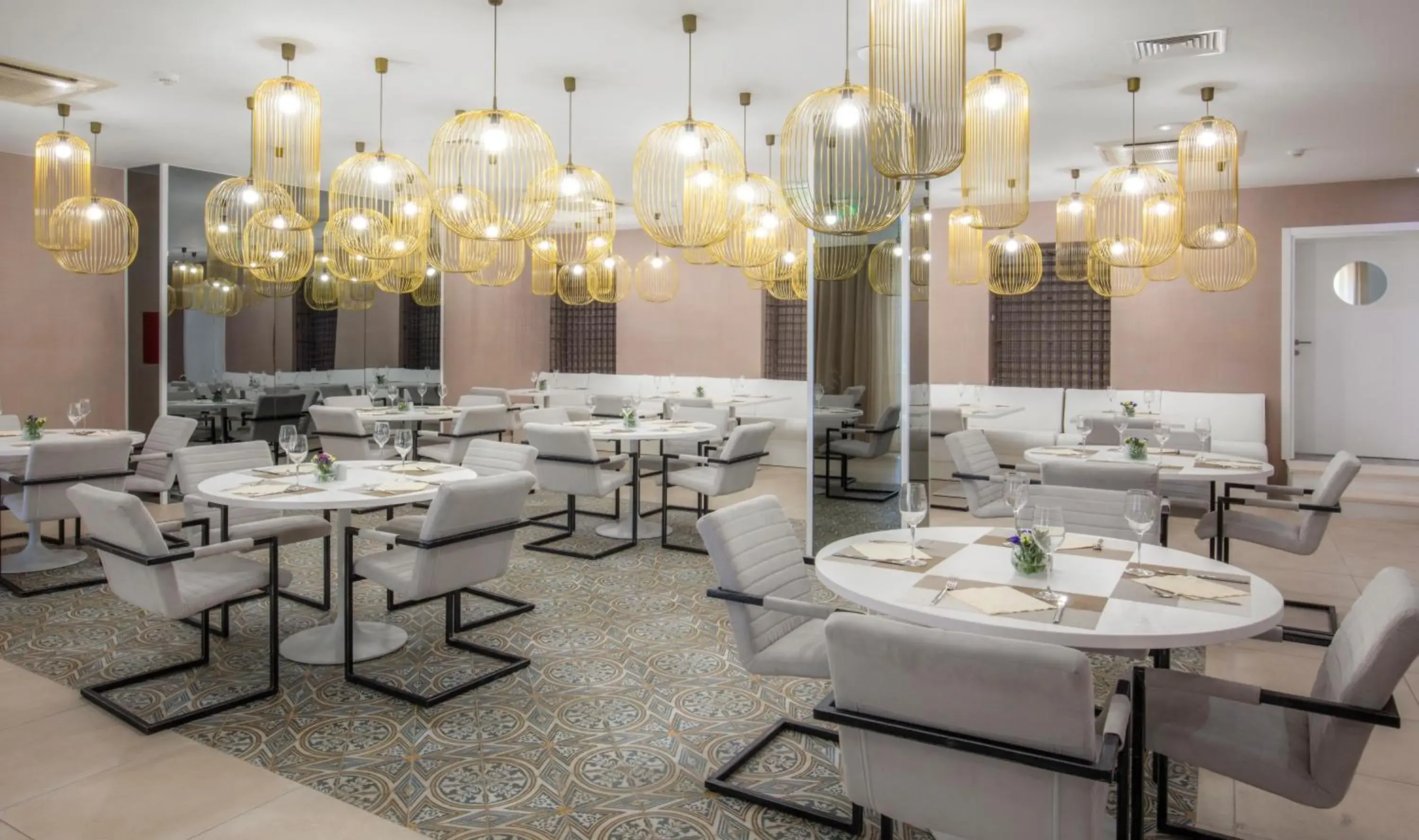 Restaurant/places to eat in Aminess Younique Bellevue Hotel Restaurant/places to eat in Aminess Younique Bellevue Hotel