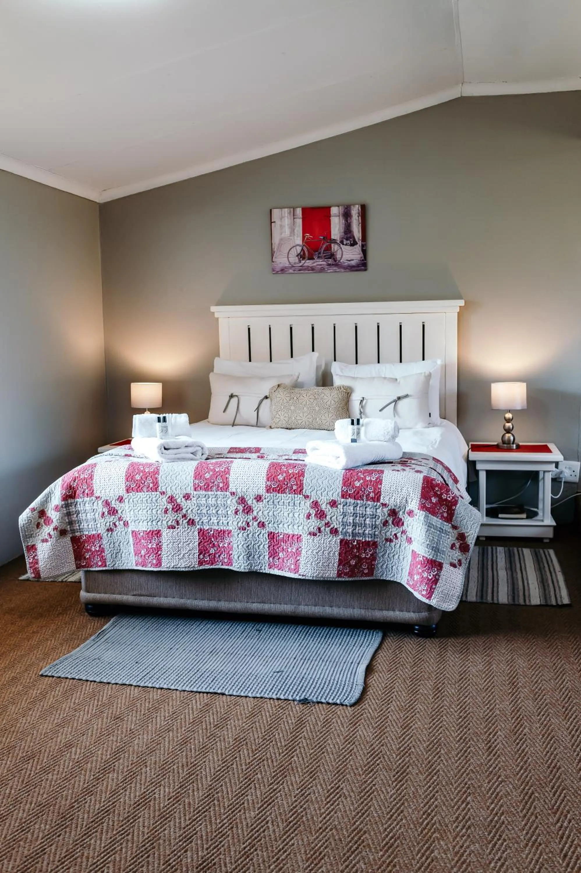 Bed in Misty Morn Cottages