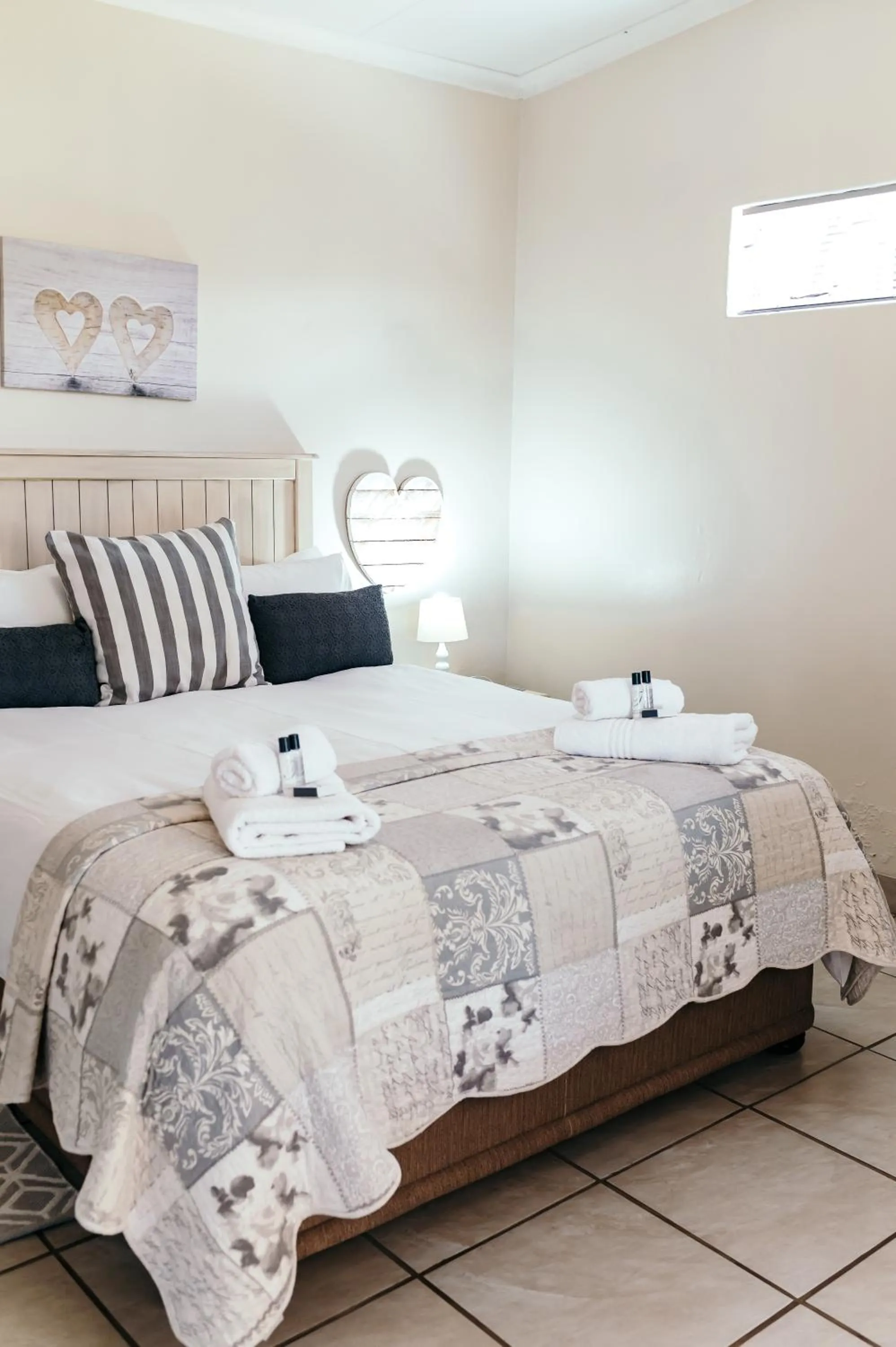 Bed in Misty Morn Cottages