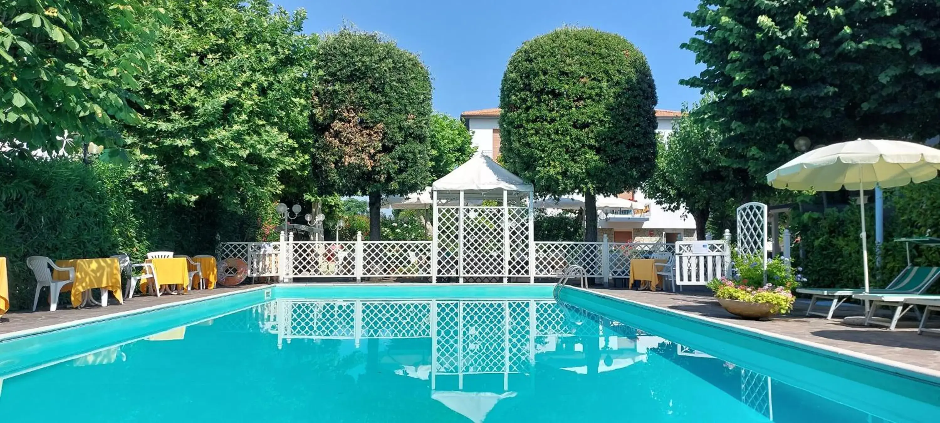 Economy Single Room in Hotel Garden B&B Economy Single Room in Hotel Garden B&B