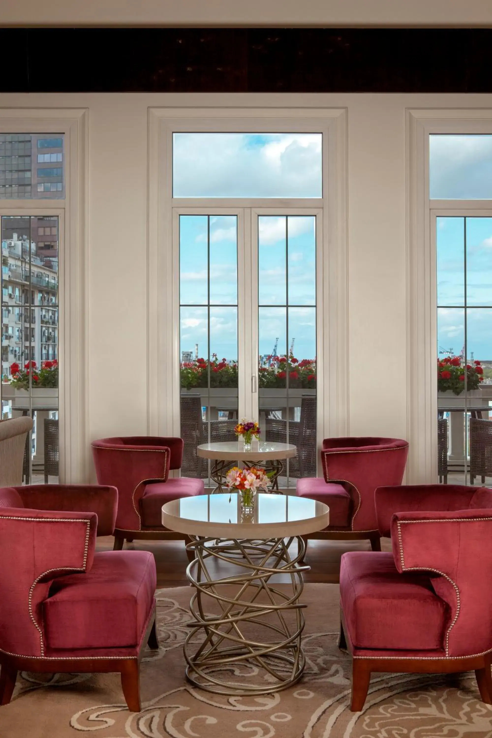 Lounge or bar in Four Seasons Hotel Buenos Aires Lounge or bar in Four Seasons Hotel Buenos Aires