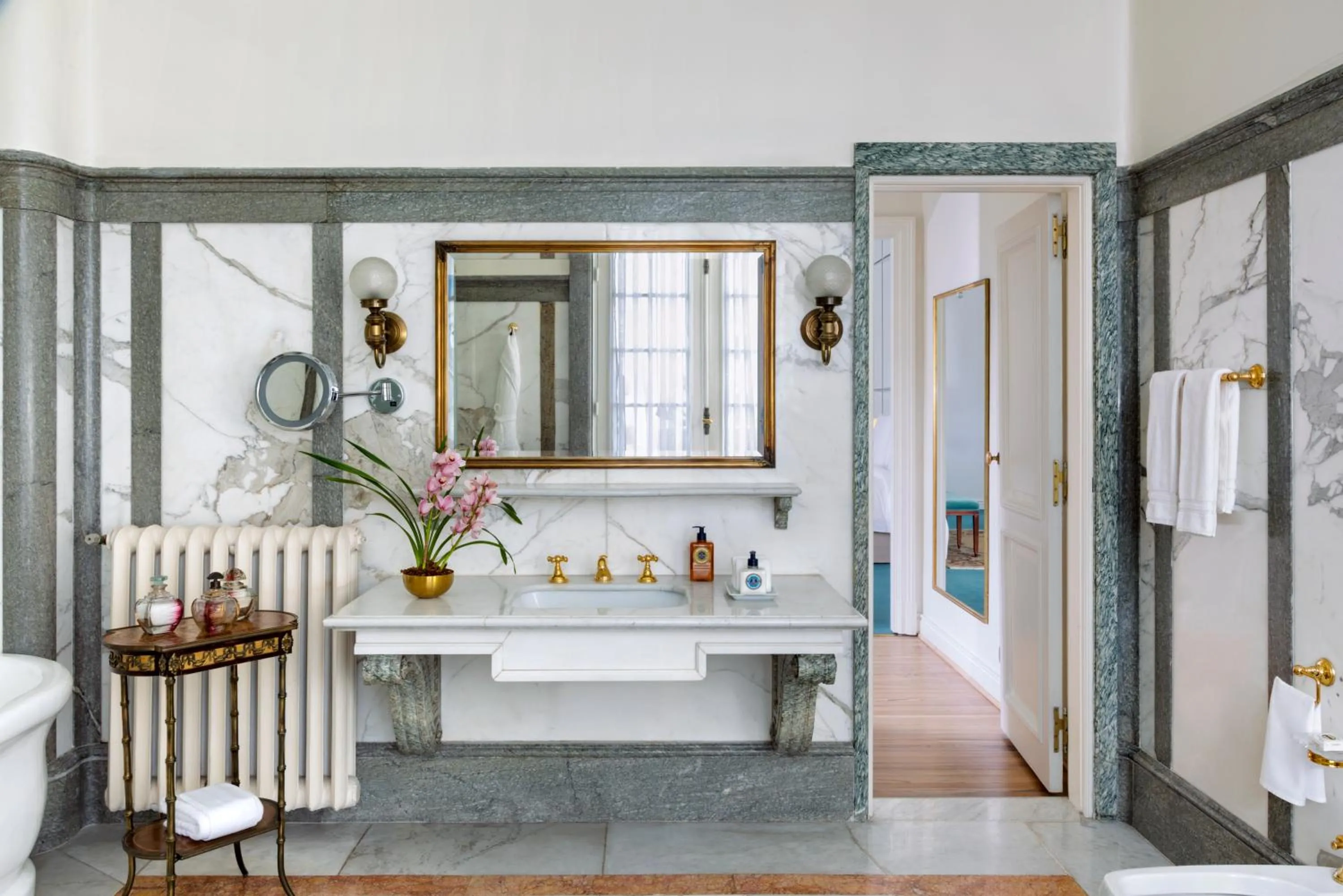 Bathroom in Four Seasons Hotel Buenos Aires
