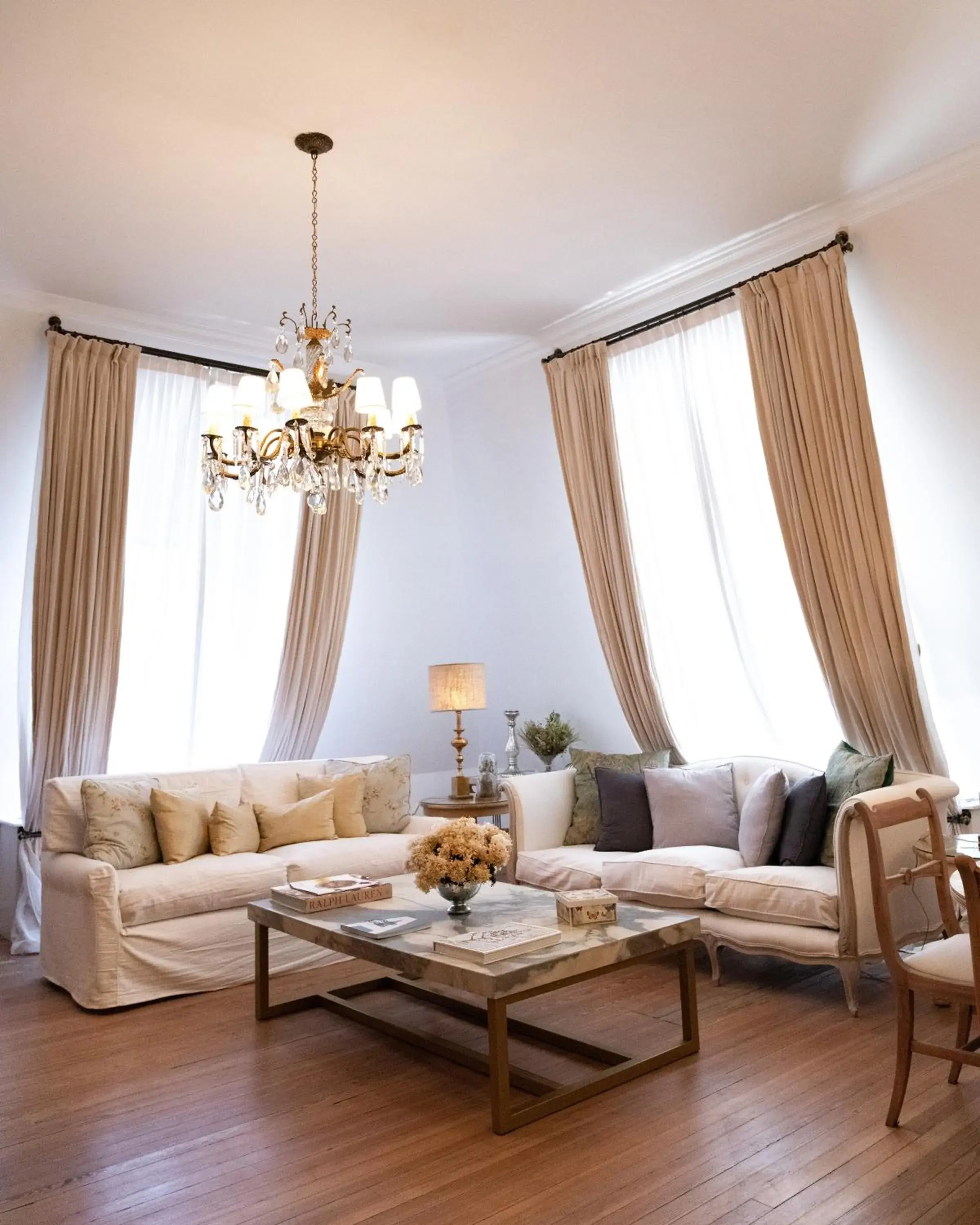 Living room in Four Seasons Hotel Buenos Aires Living room in Four Seasons Hotel Buenos Aires