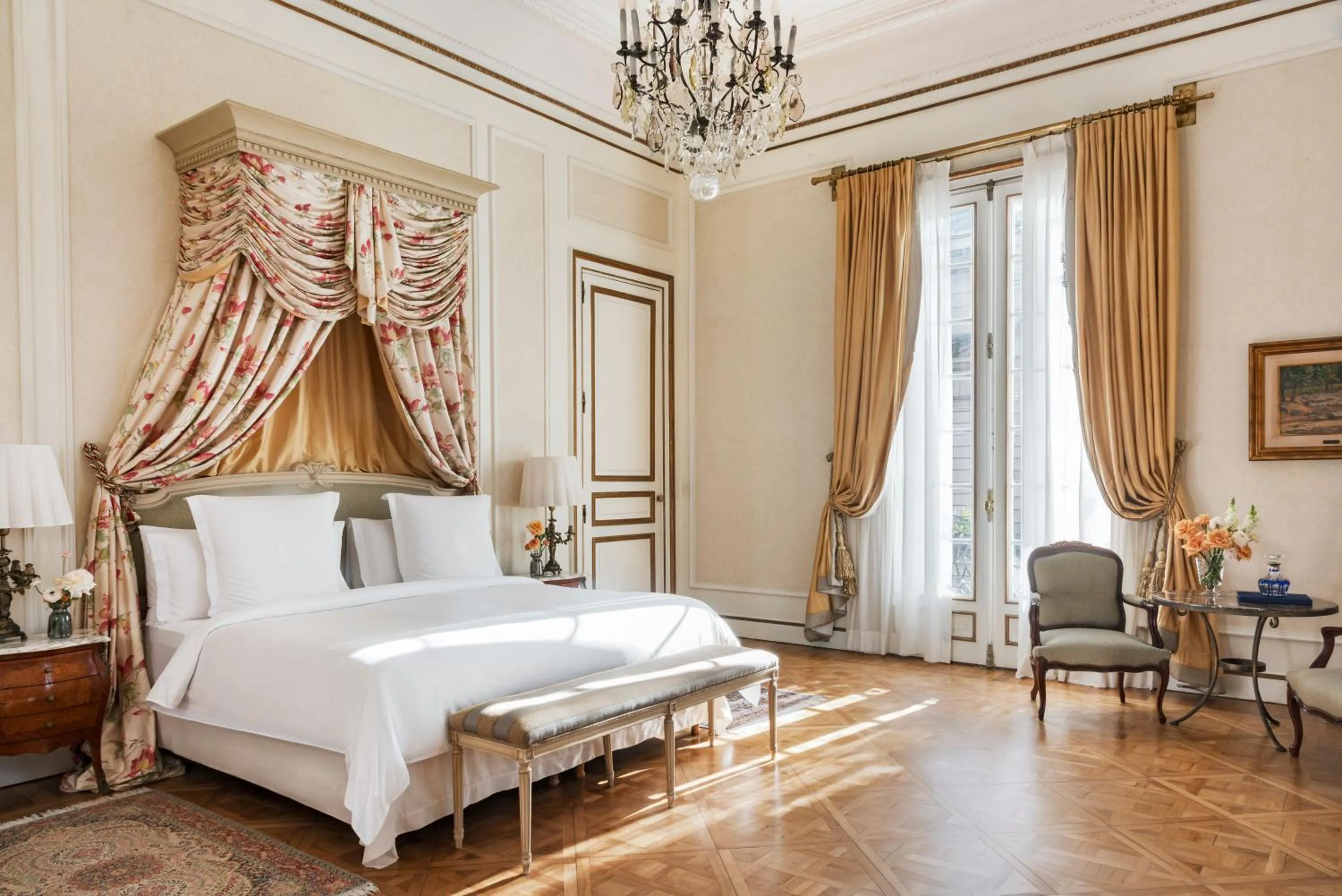 Bed in Four Seasons Hotel Buenos Aires