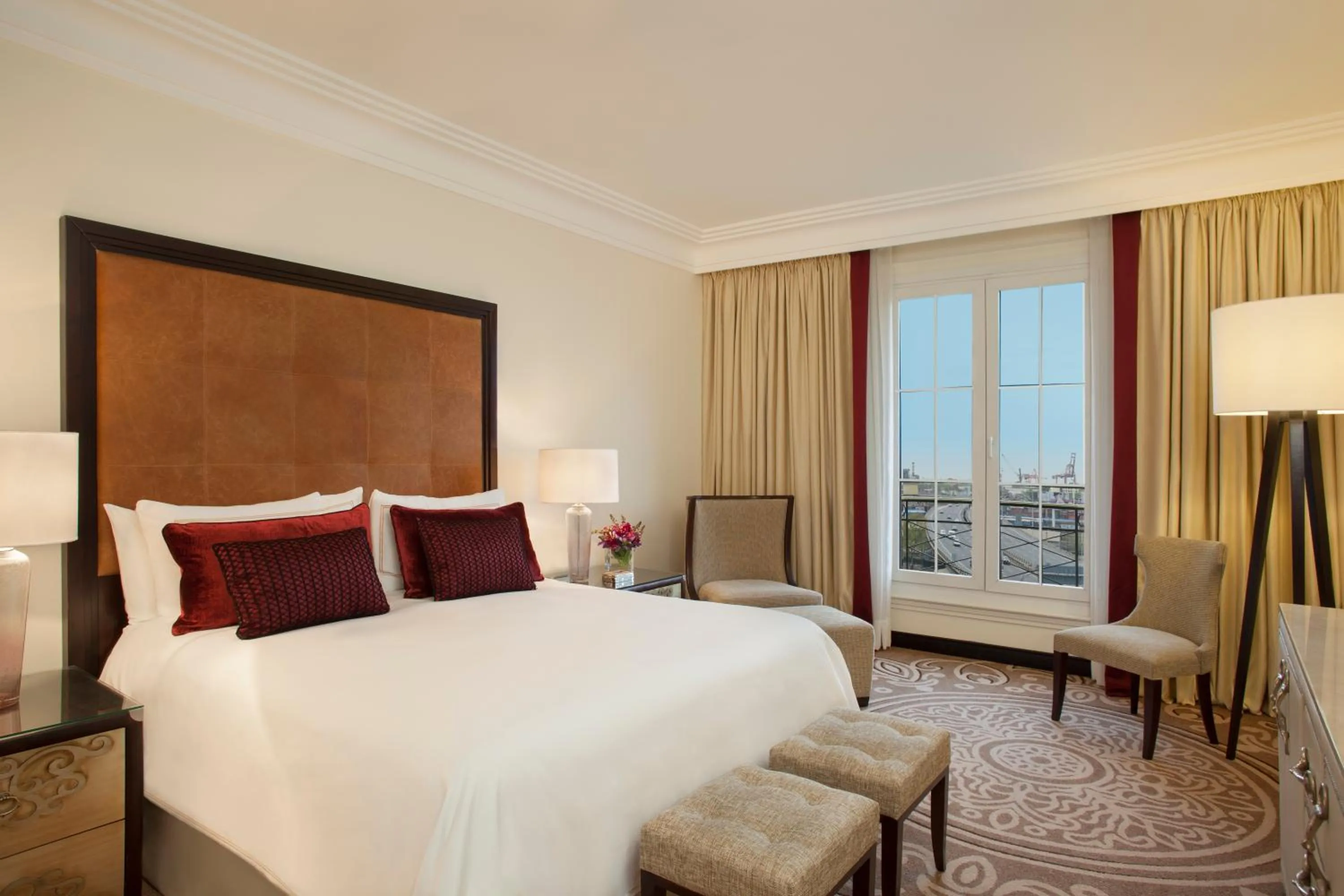 Bedroom, Bed in Four Seasons Hotel Buenos Aires