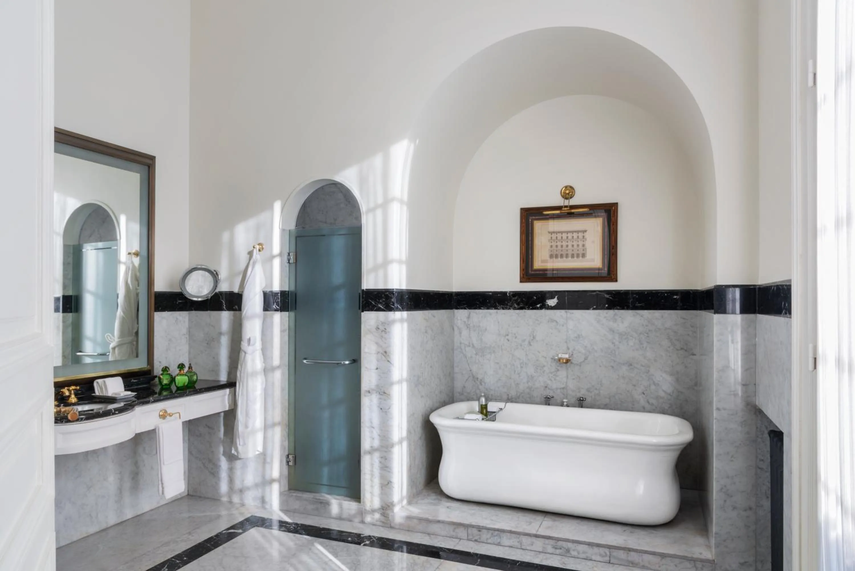 Bath in Four Seasons Hotel Buenos Aires