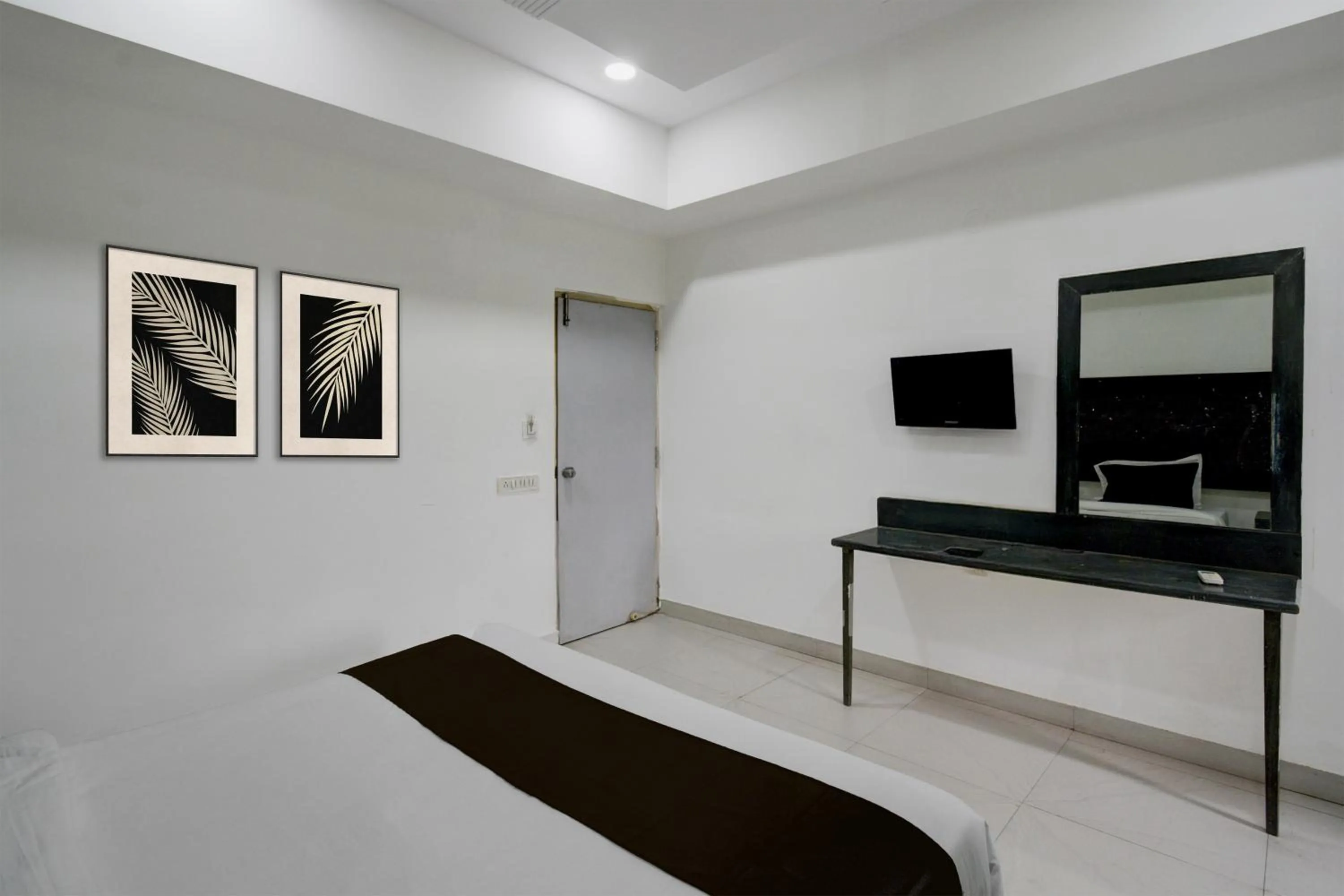 Bedroom in Super Hotel O Erragadda Metro Station Hyderabad Formerly Palak Residency