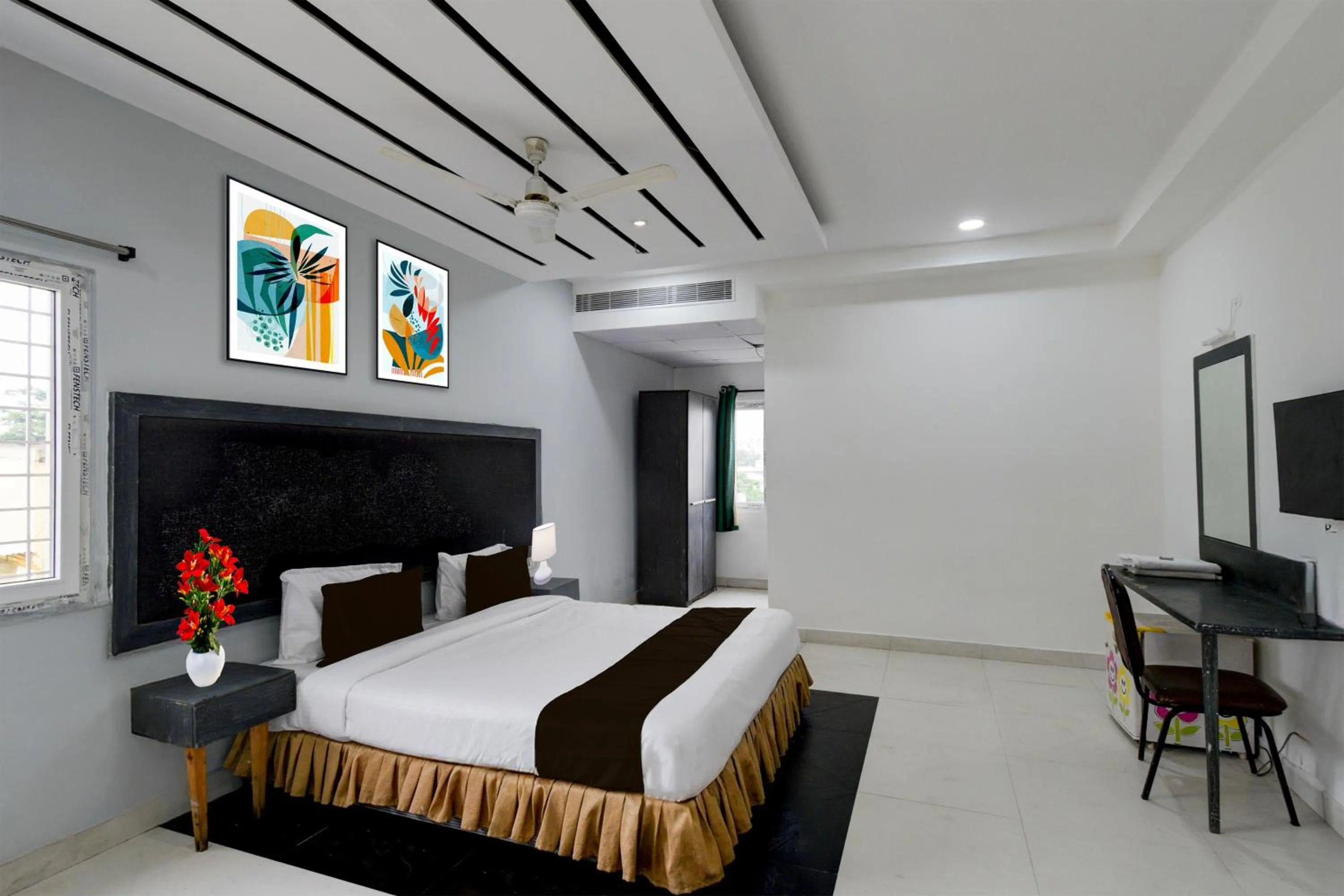 Bedroom, Bed in Super Hotel O Erragadda Metro Station Hyderabad Formerly Palak Residency