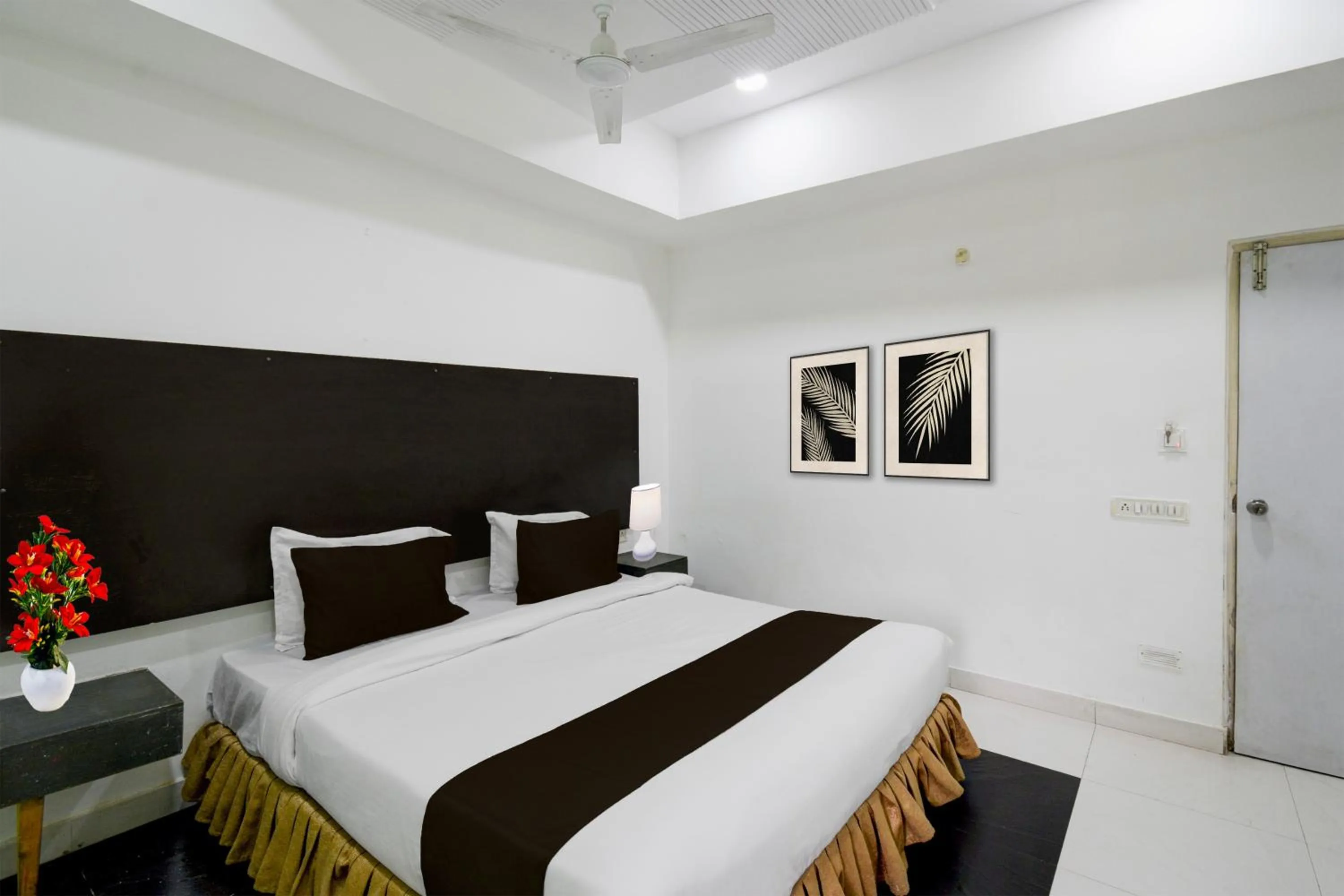 Bedroom, Bed in Super Hotel O Erragadda Metro Station Hyderabad Formerly Palak Residency
