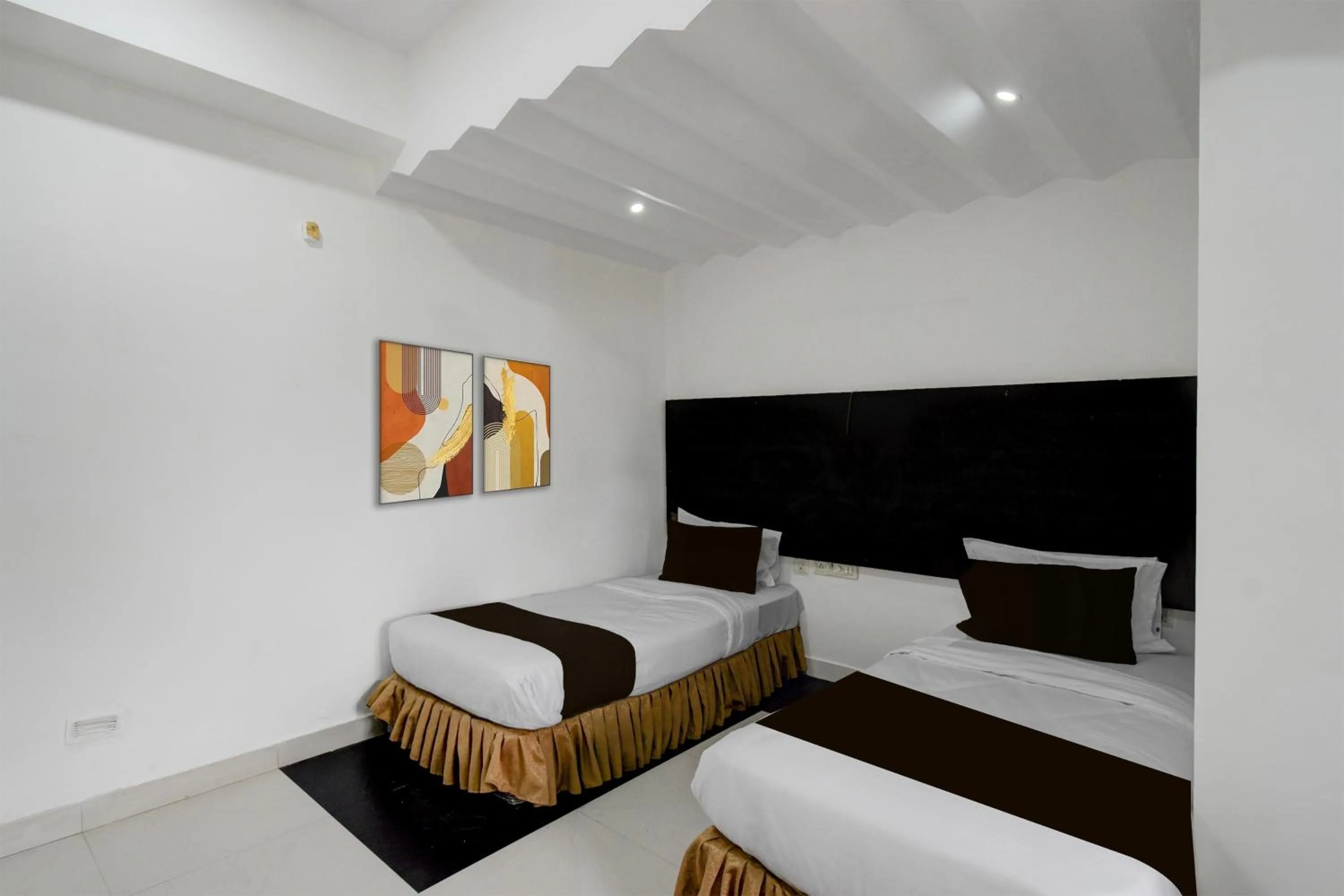 Bedroom, Bed in Super Hotel O Erragadda Metro Station Hyderabad Formerly Palak Residency