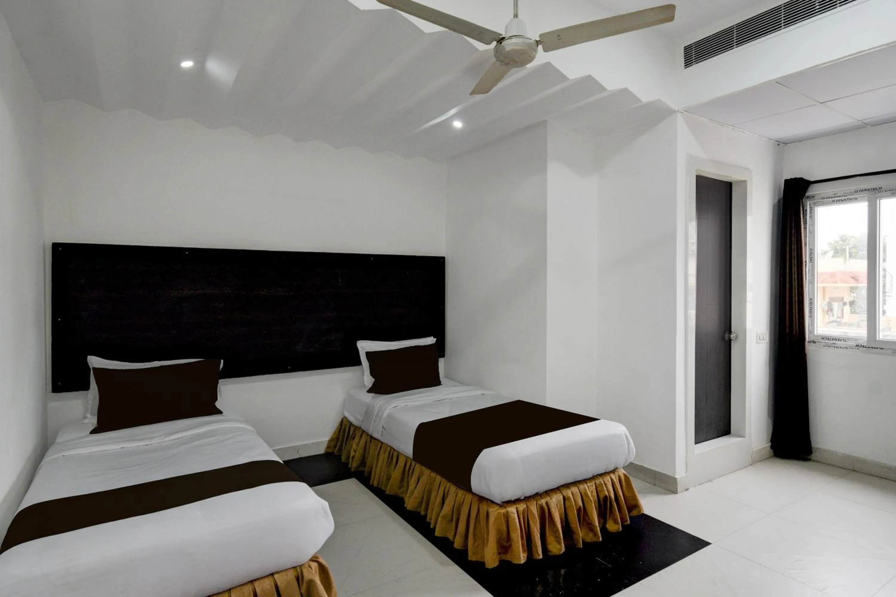 Bedroom, Bed in Super Hotel O Erragadda Metro Station Hyderabad Formerly Palak Residency