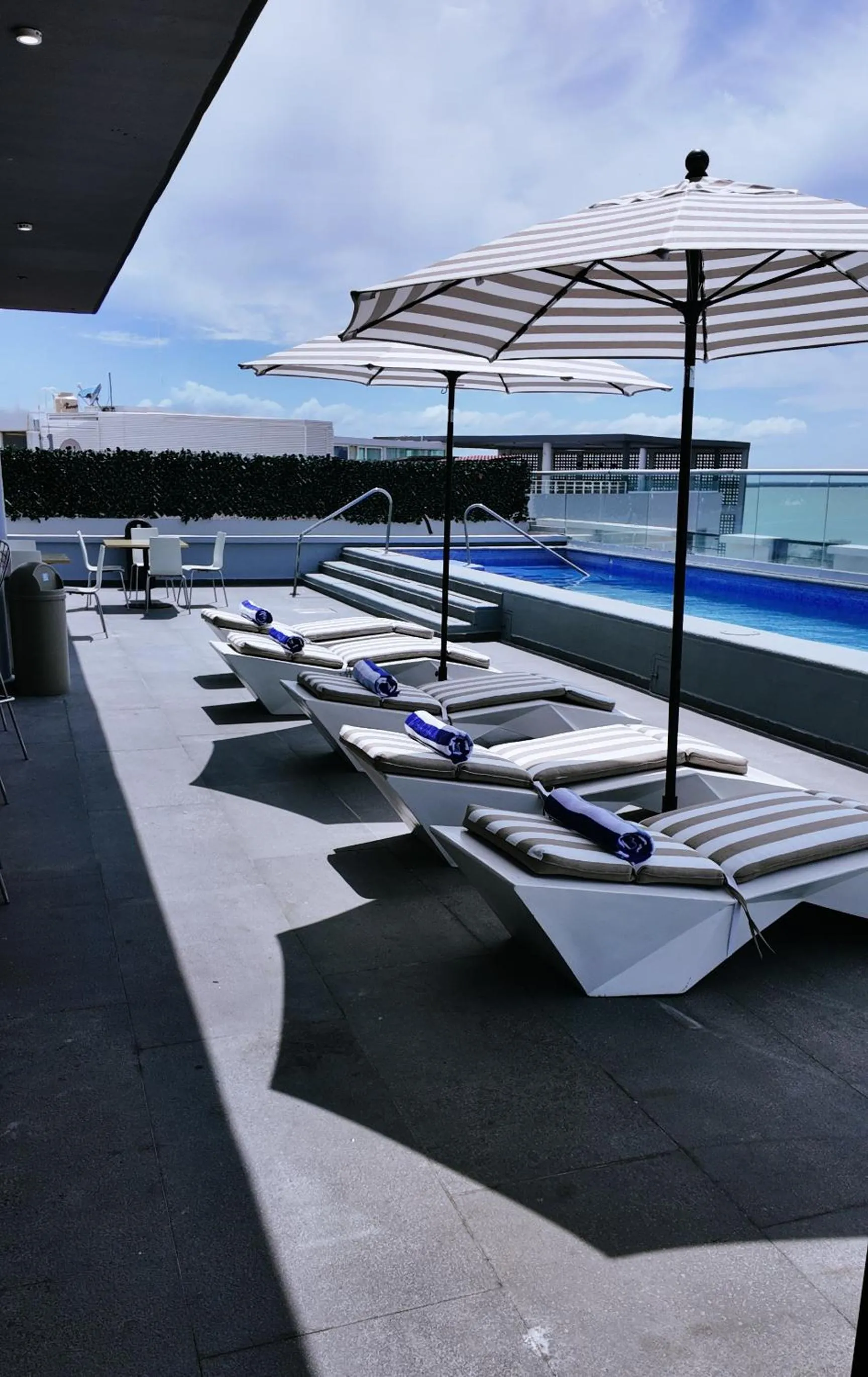 Swimming pool in InHouse Ciudad del Carmen