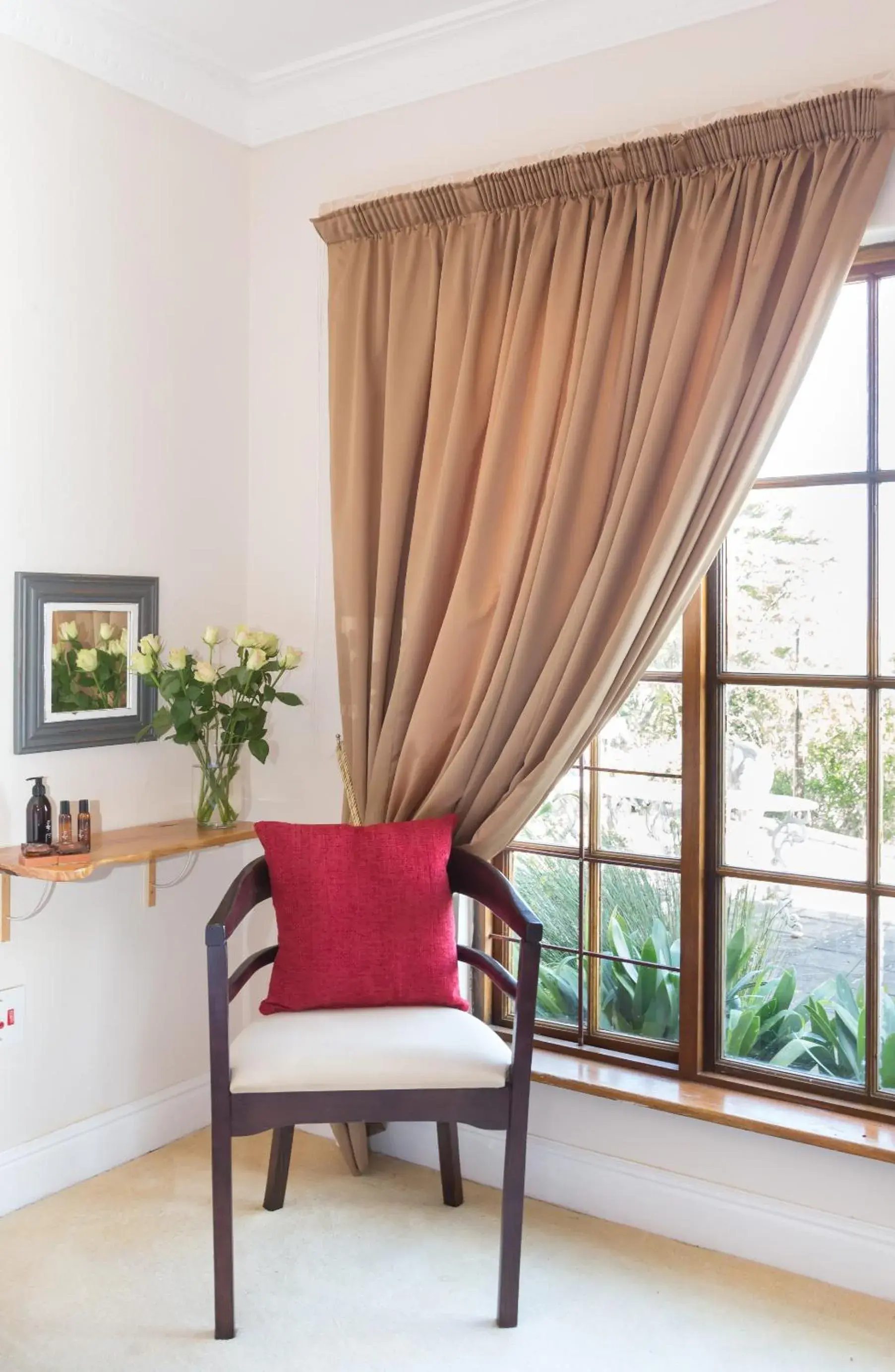 Double Room - single occupancy in Moncrieff Manor Double Room - single occupancy in Moncrieff Manor