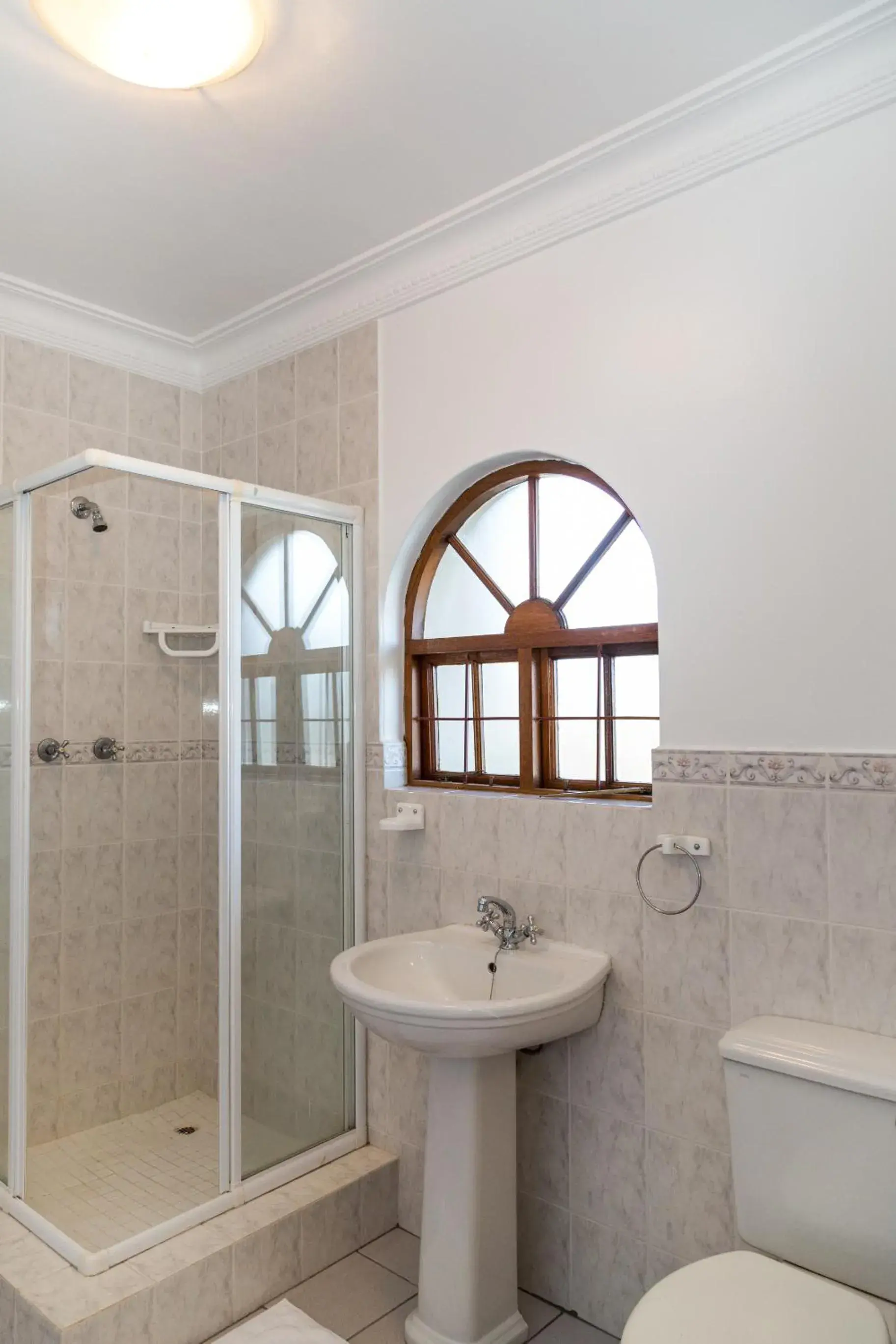 Twin Room - single occupancy in Moncrieff Manor Twin Room - single occupancy in Moncrieff Manor