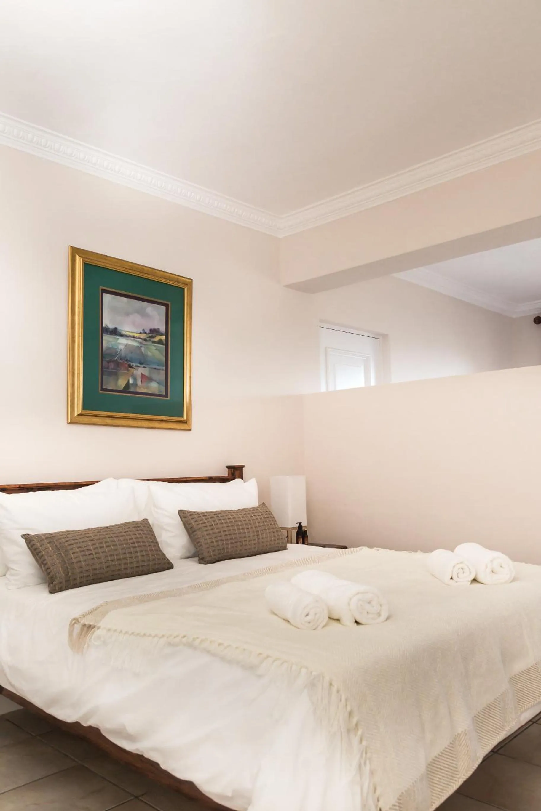 Bed in Moncrieff Manor