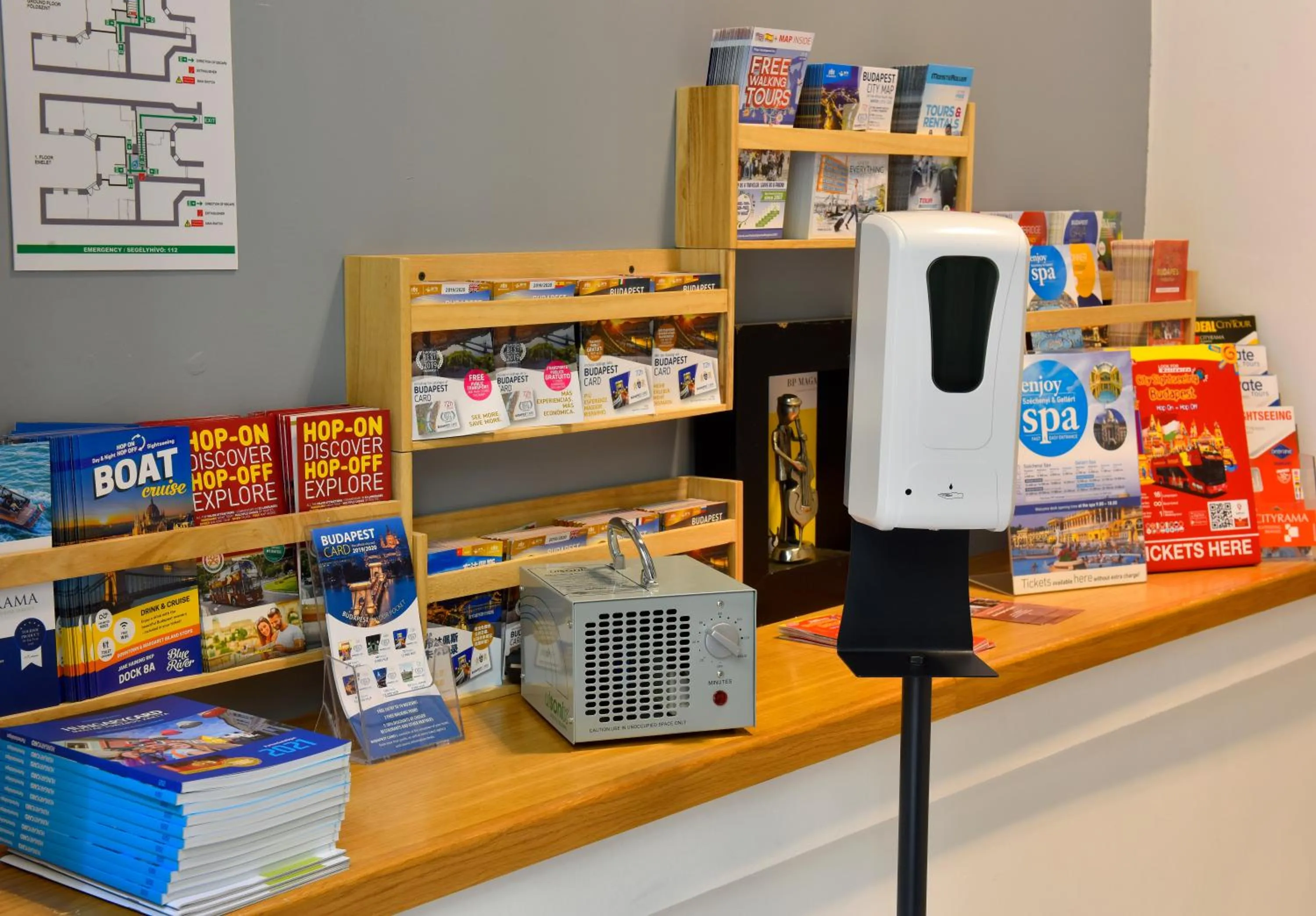 Lobby or reception in Walk Inn Váci 78