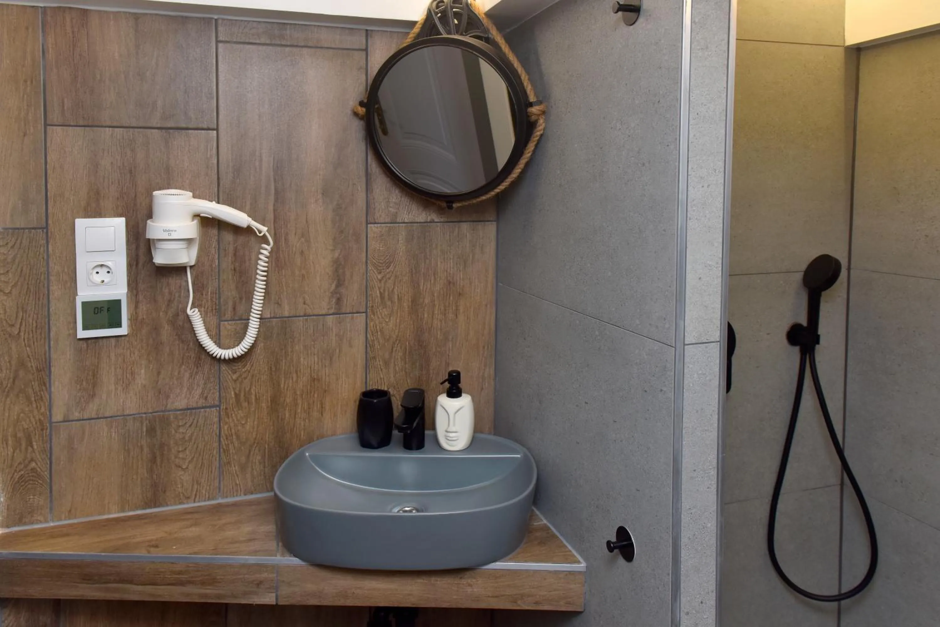 Shower in Walk Inn Váci 78