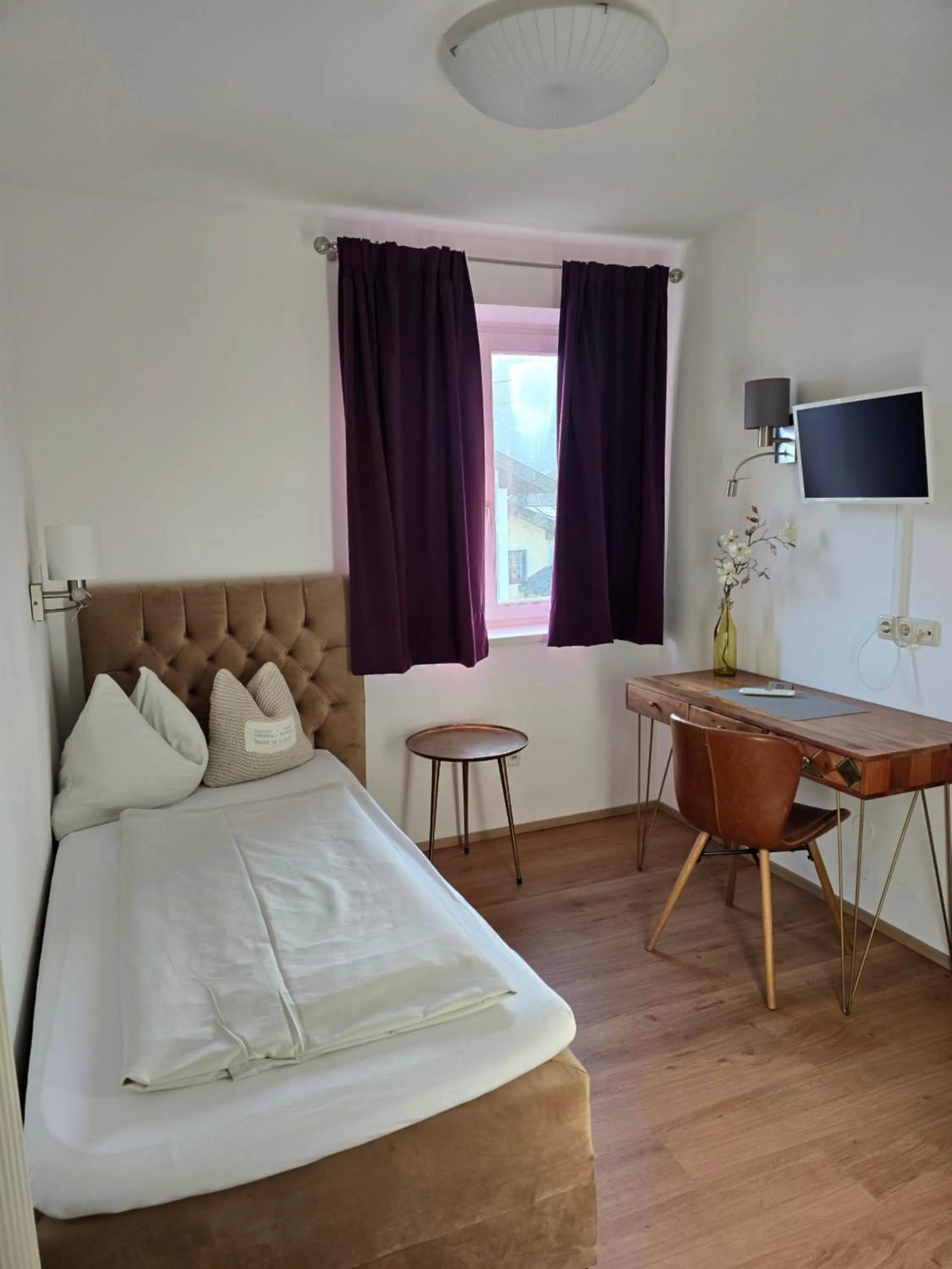 Bed in Hotel Hafnerwirt