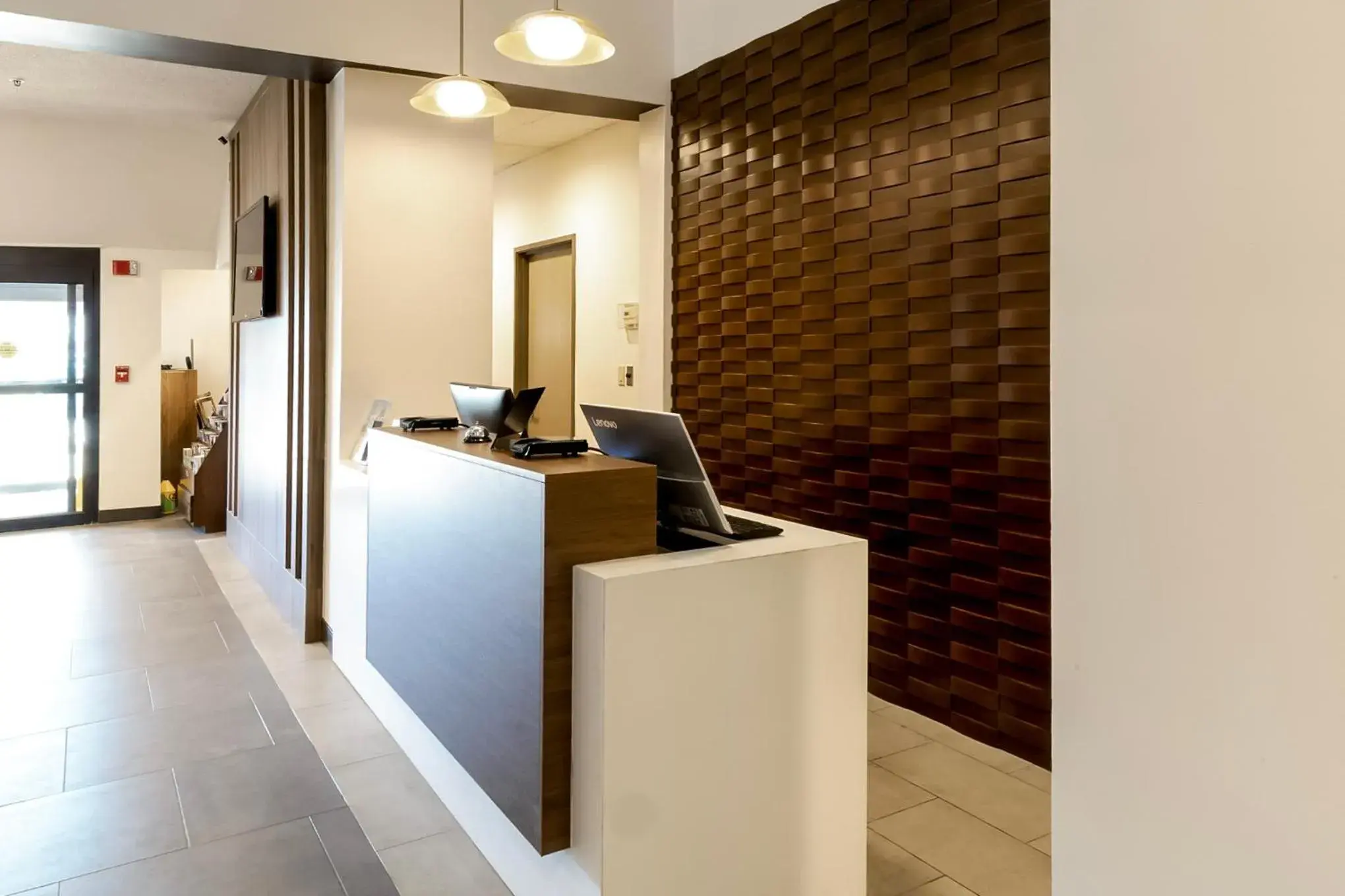 Lobby or reception in Wingate by Wyndham Owensboro Lobby or reception in Wingate by Wyndham Owensboro