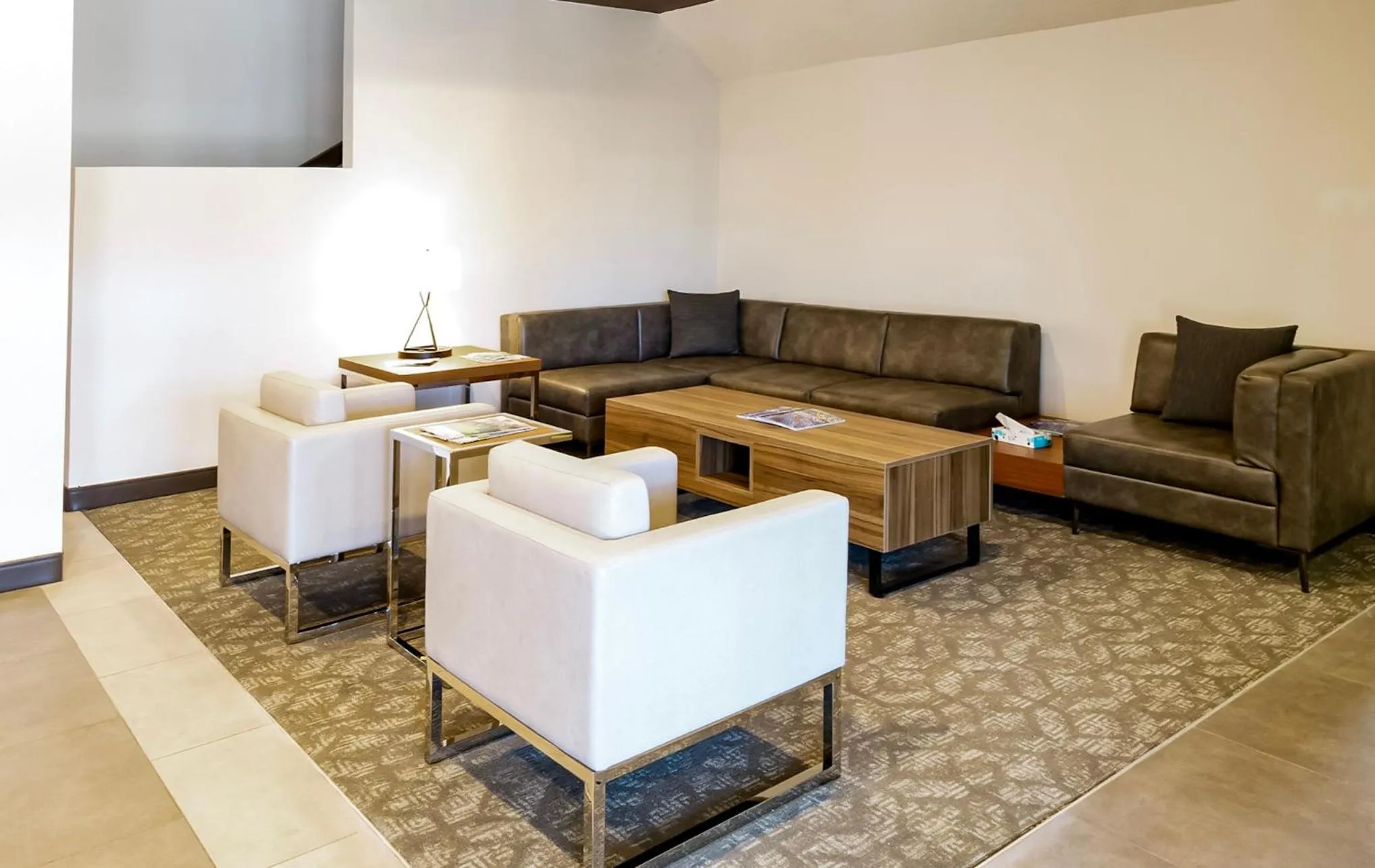 Seating area in Wingate by Wyndham Owensboro