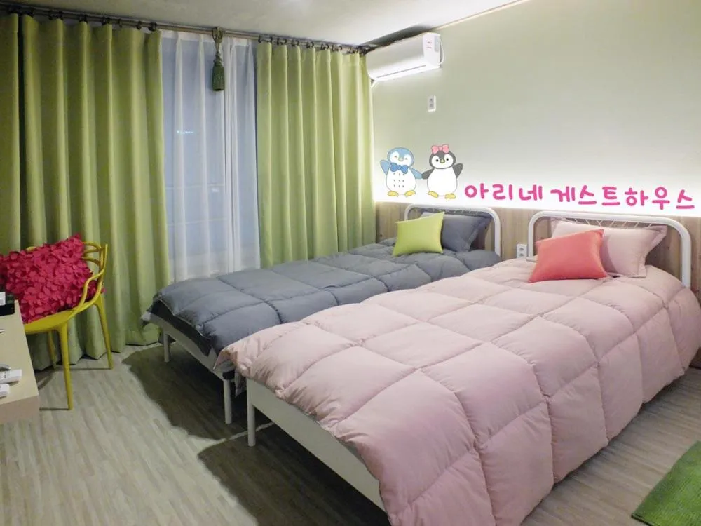 Twin Room with Private Bathroom in Ariene Guesthouse