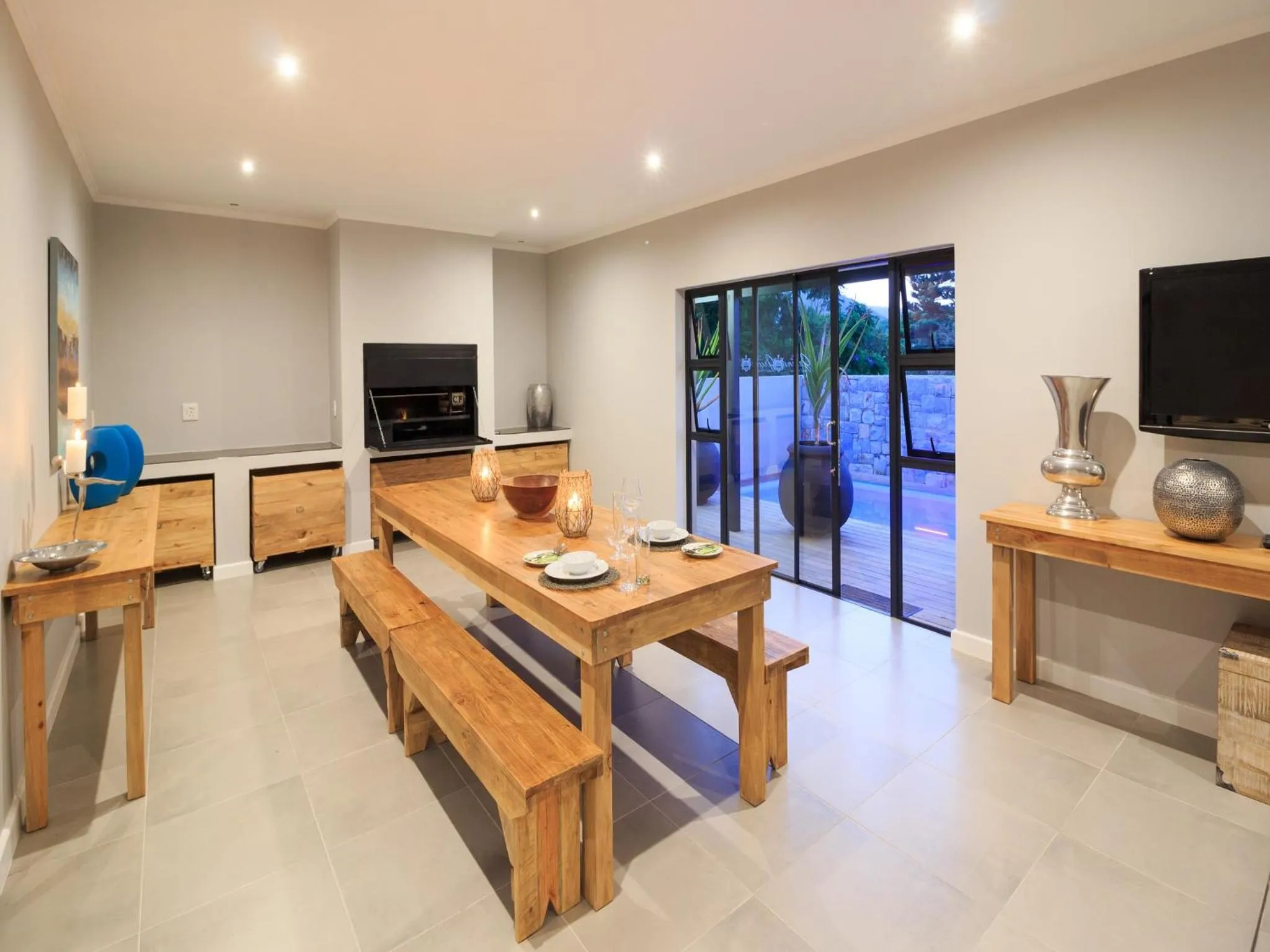 Communal lounge/ TV room in The Greens Guest House