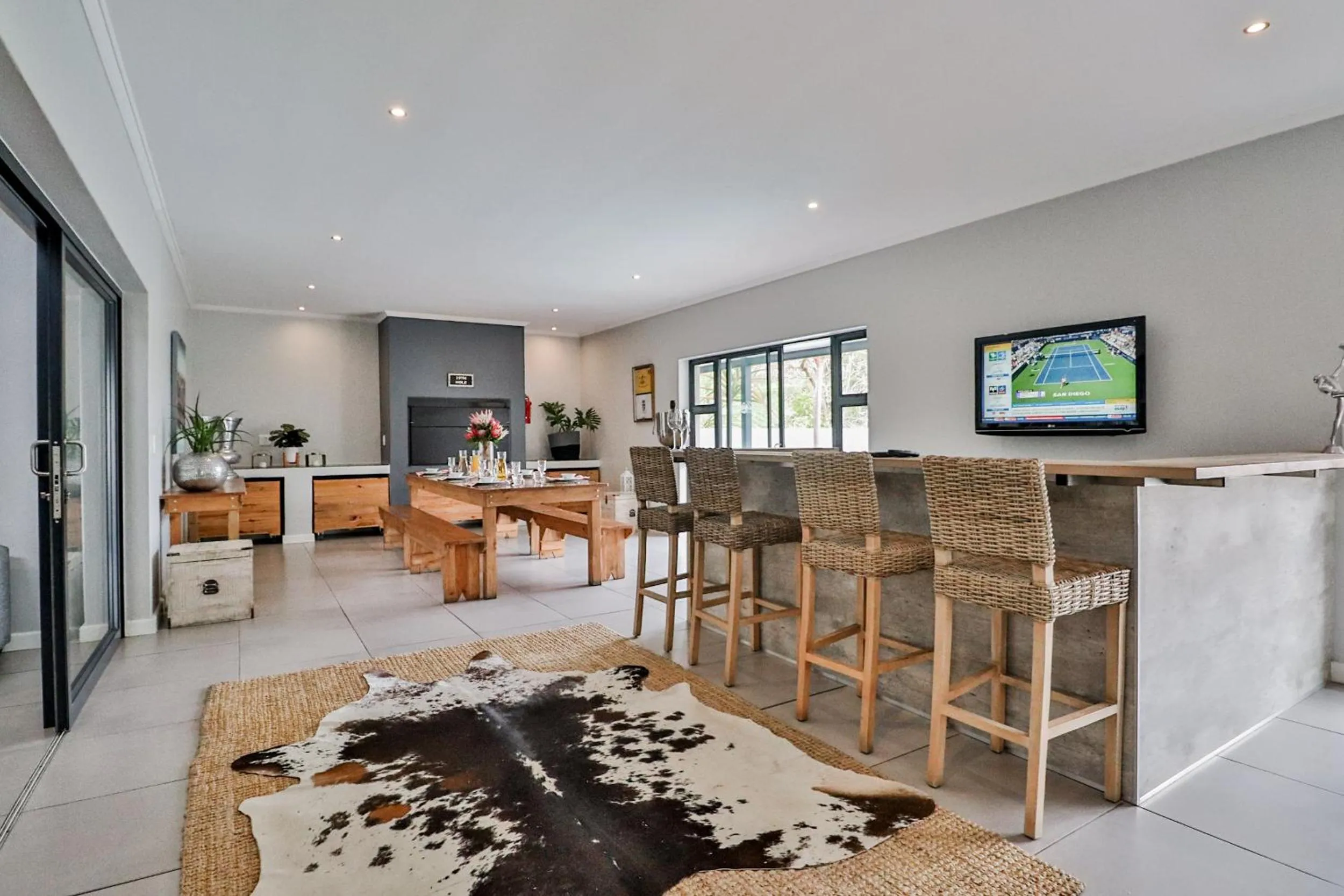 Communal lounge/ TV room in The Greens Guest House