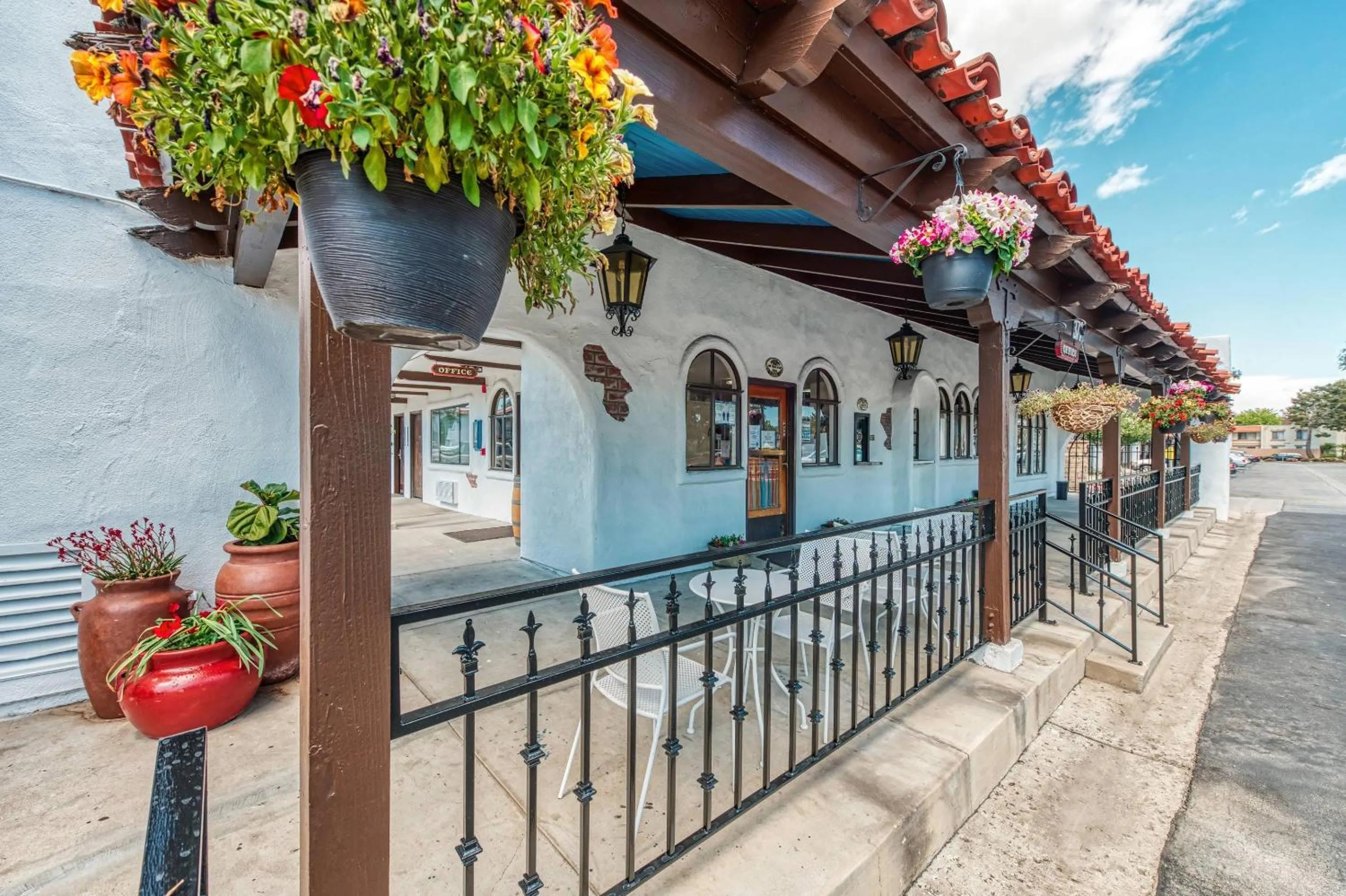 Property building in Casa Via Mar Inn, an Ascend Collection Hotel