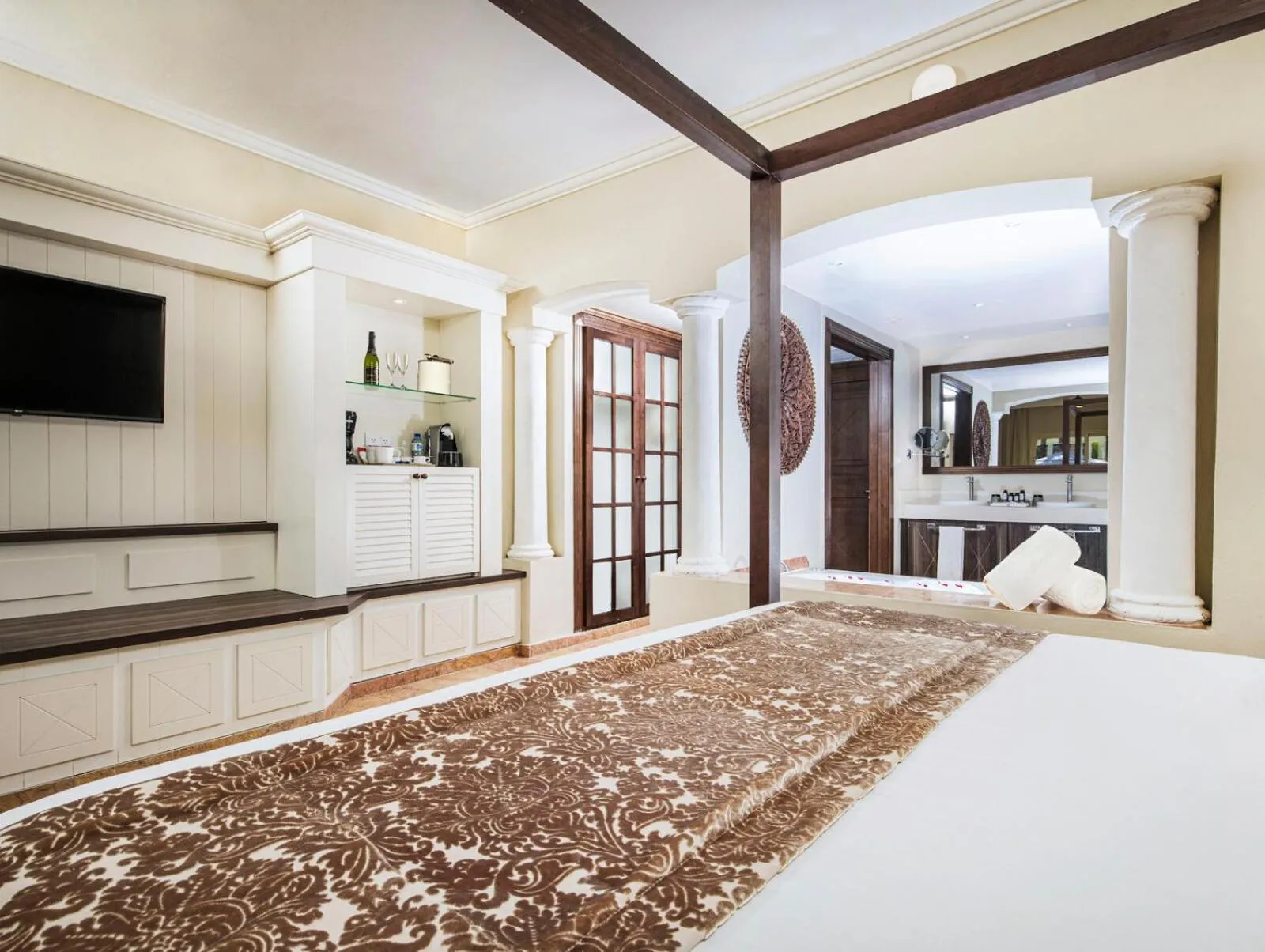 Bedroom in Majestic Colonial Punta Cana - All Inclusive