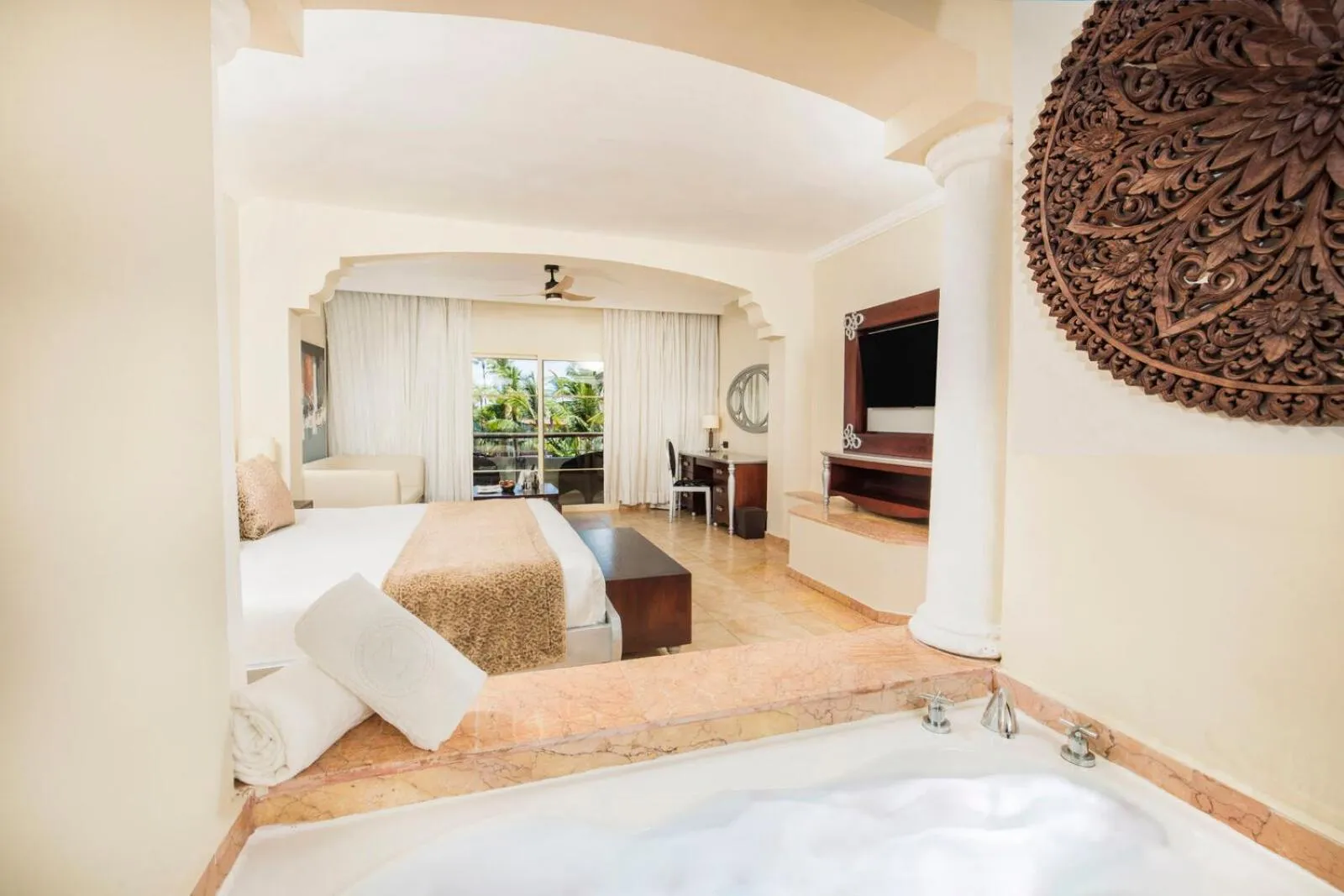 Bath, Bed in Majestic Colonial Punta Cana - All Inclusive