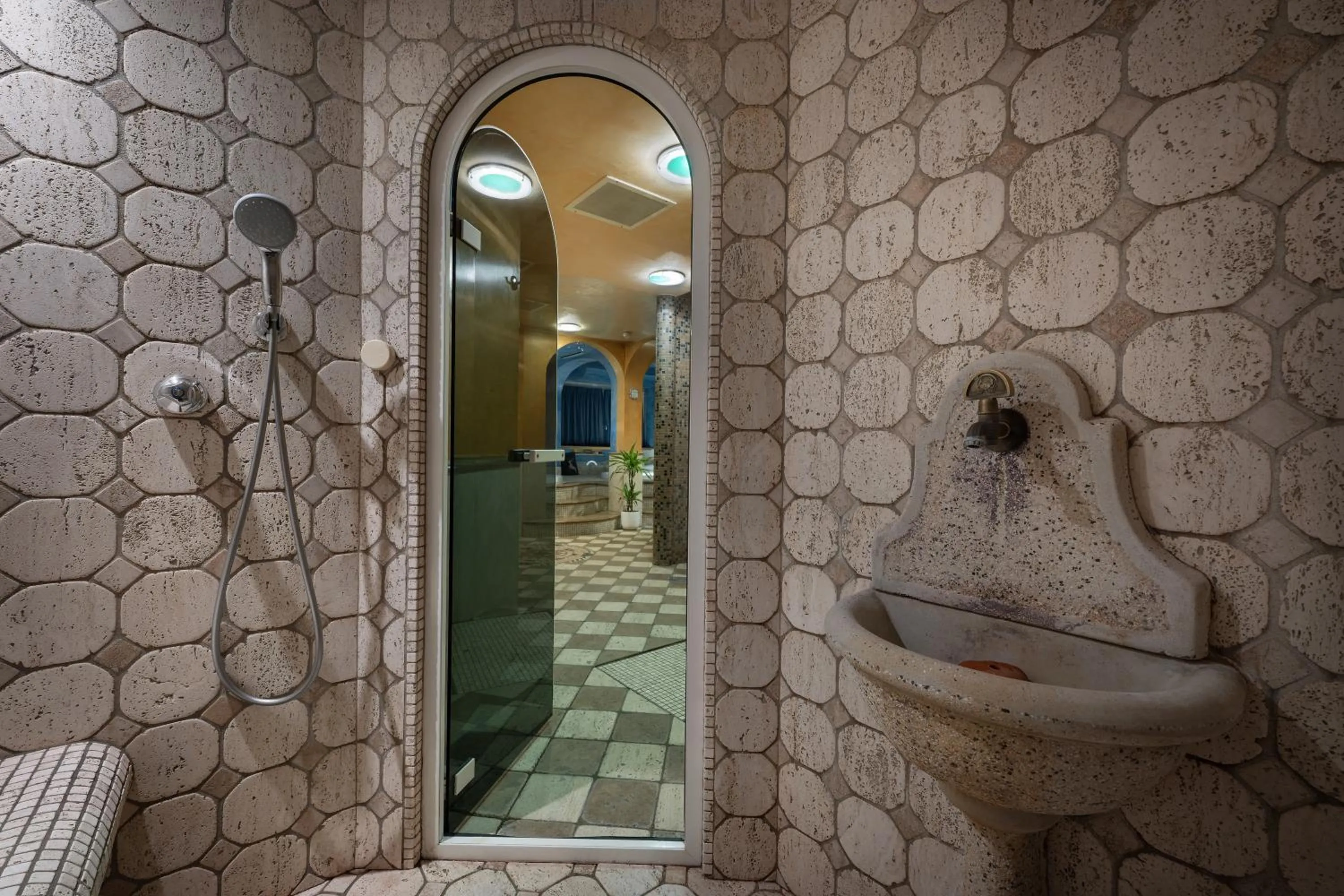 Steam room in Hotel Cervo