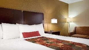 Bedroom, Bed in Spark By Hilton Williamsburg Historic Area