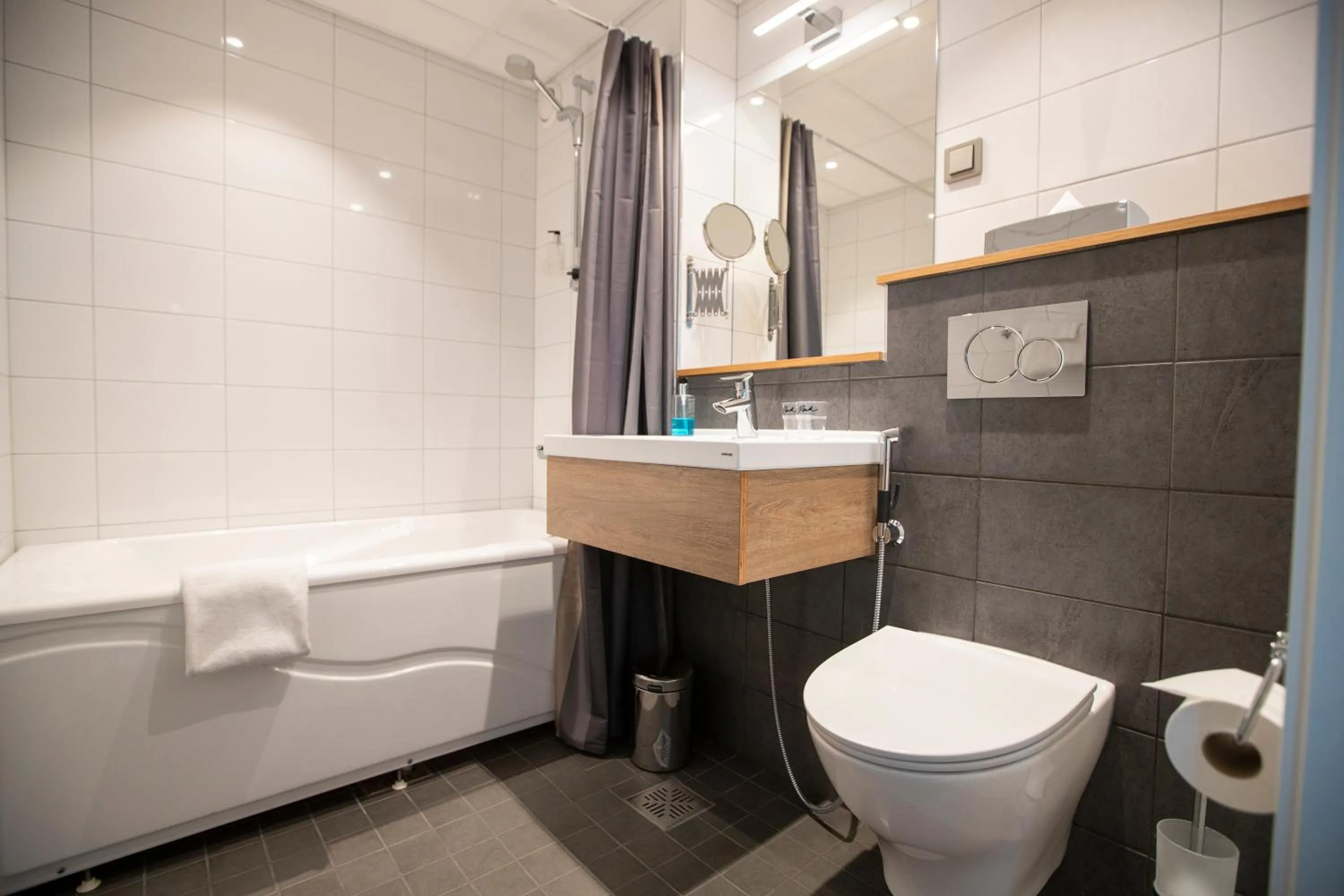 Bathroom in Park Alandia Hotel