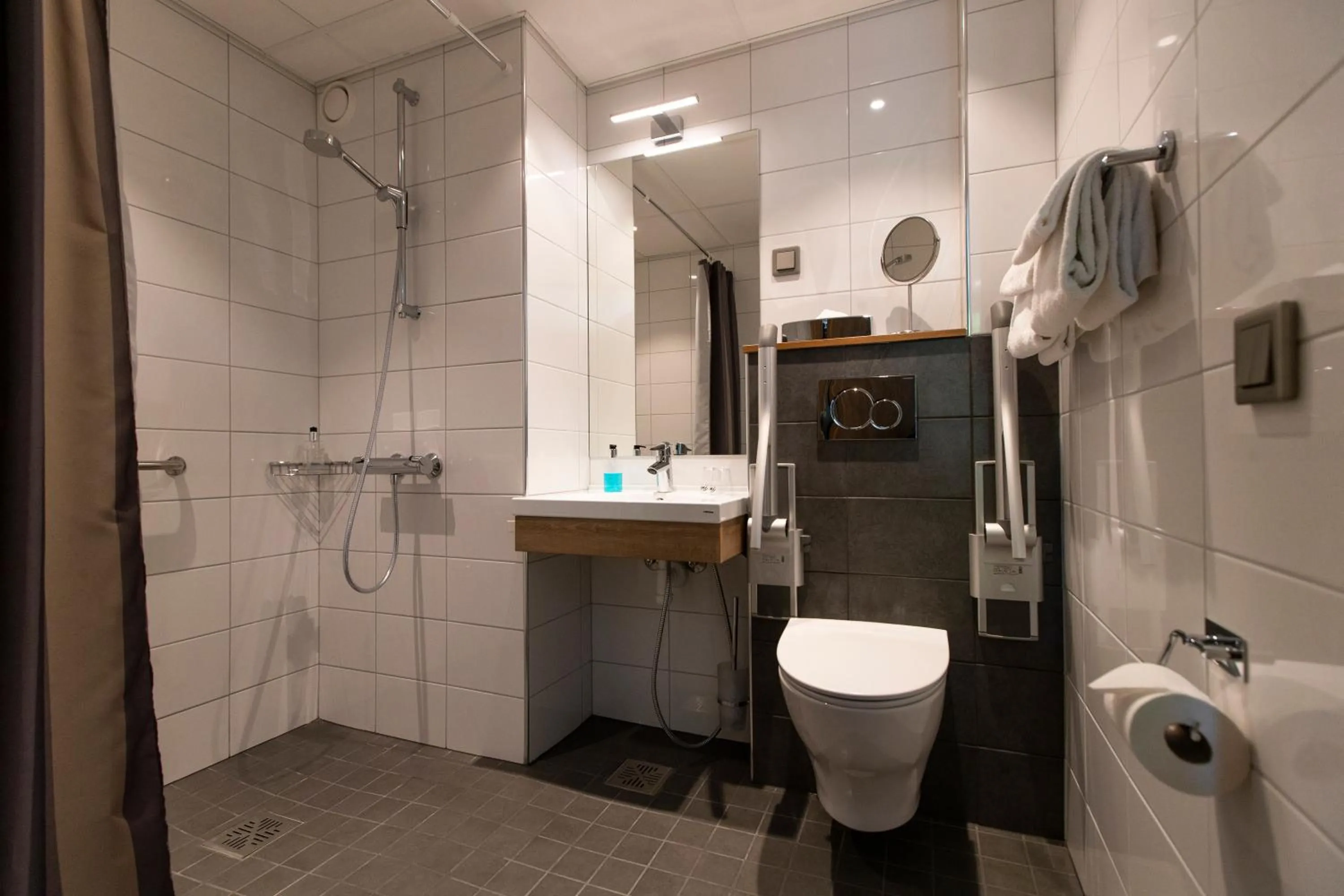 Shower in Park Alandia Hotel