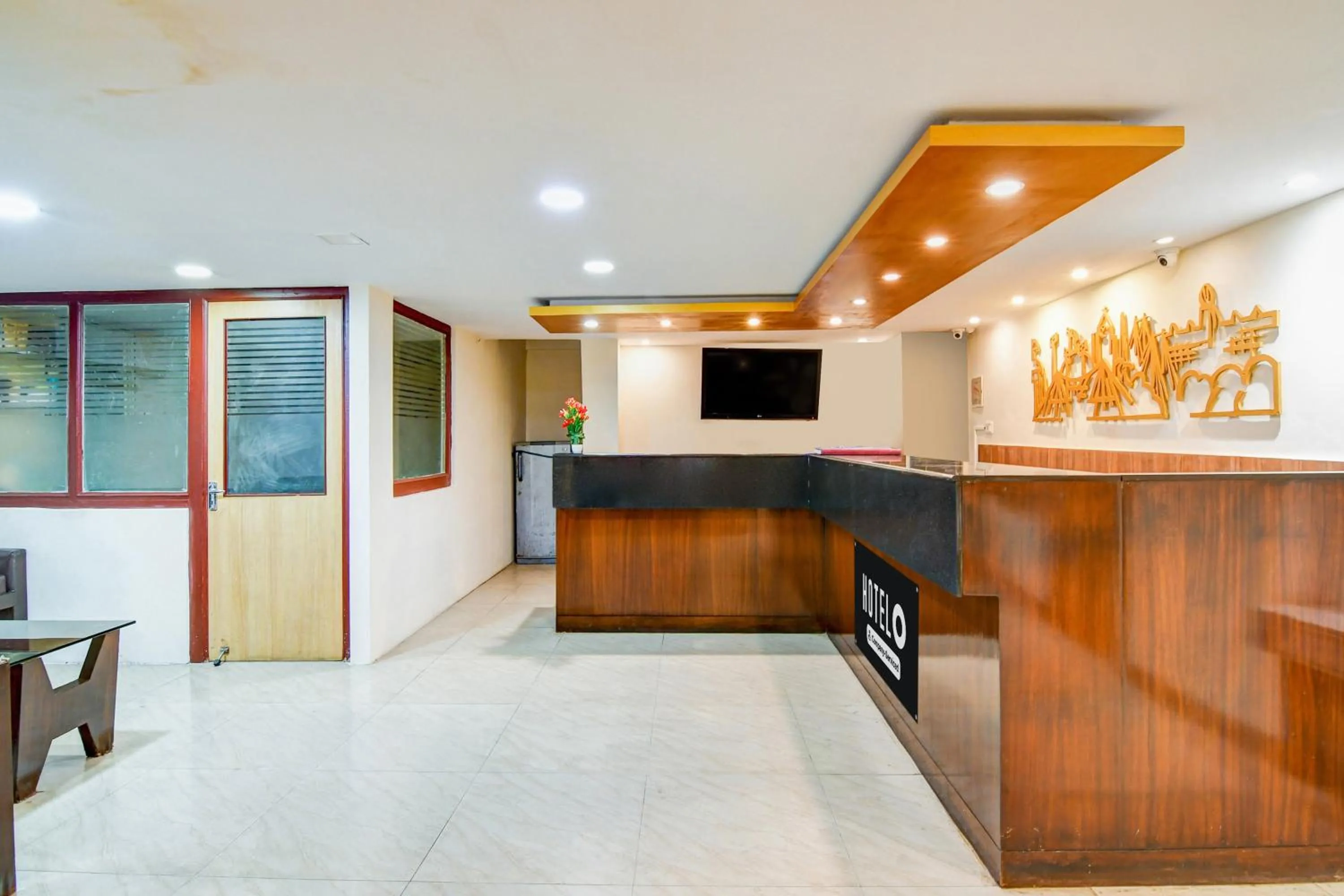 Lobby or reception in Super Hotel O Sarat Bose Road formerly Shree Guest House