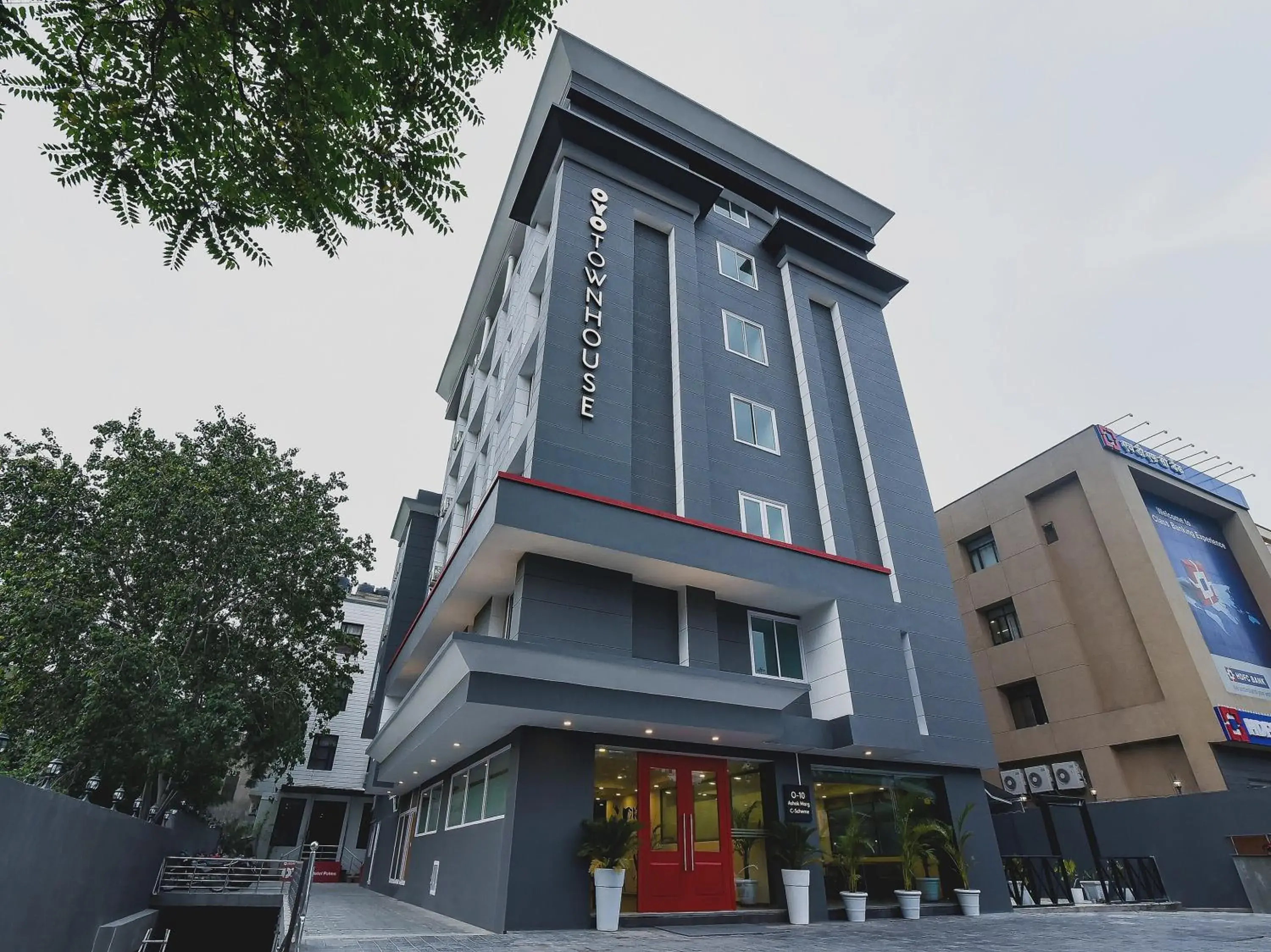 Facade/entrance in Townhouse C Scheme Ahinsa Circle Facade/entrance in Townhouse C Scheme Ahinsa Circle