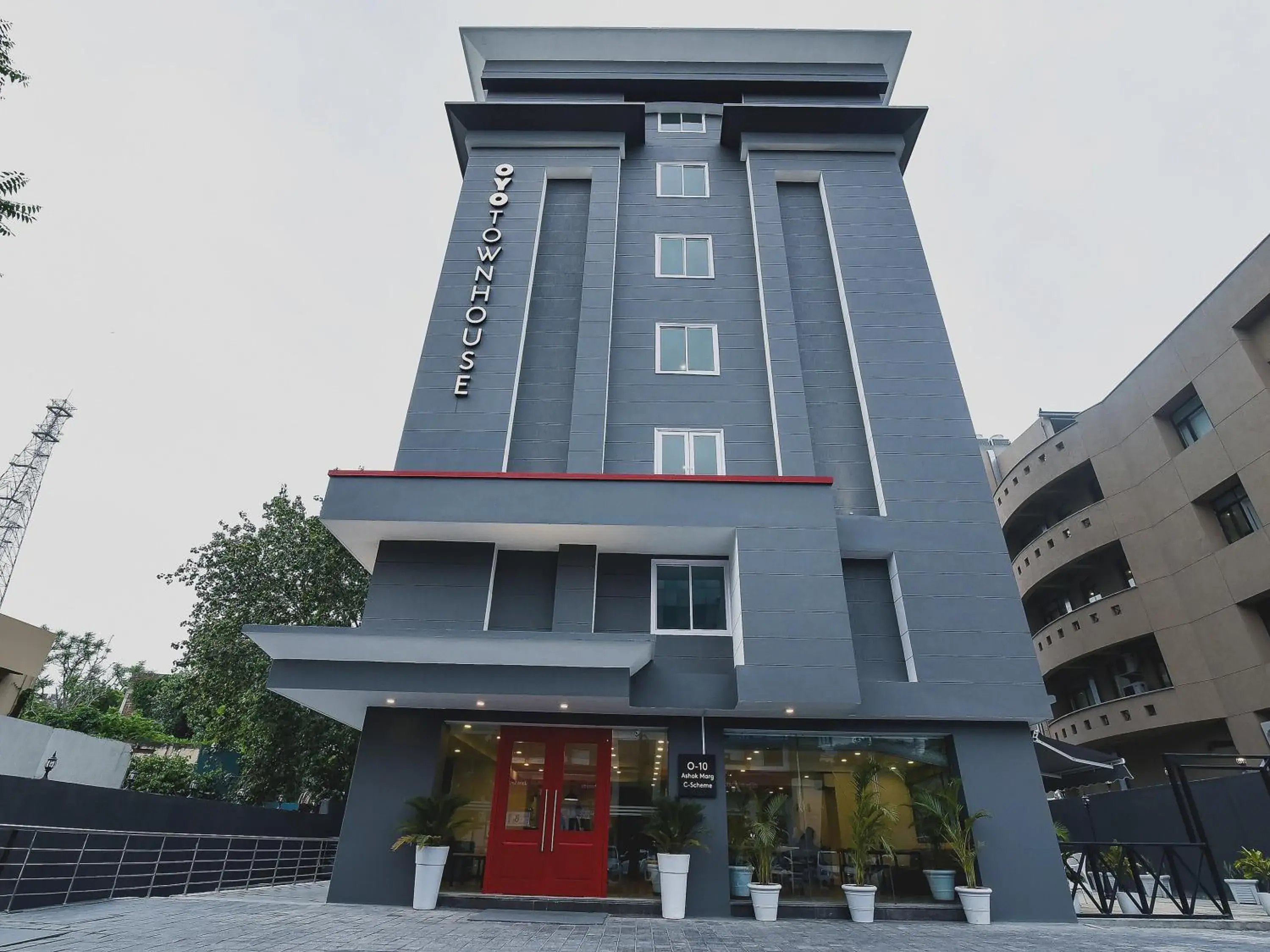 Facade/entrance in Townhouse C Scheme Ahinsa Circle Facade/entrance in Townhouse C Scheme Ahinsa Circle