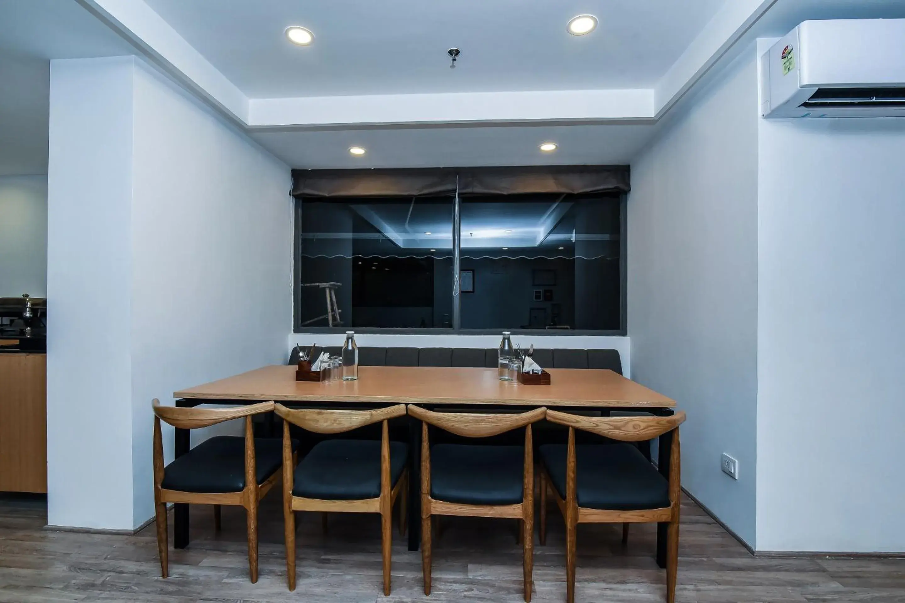 Restaurant/places to eat in Townhouse C Scheme Ahinsa Circle Restaurant/places to eat in Townhouse C Scheme Ahinsa Circle