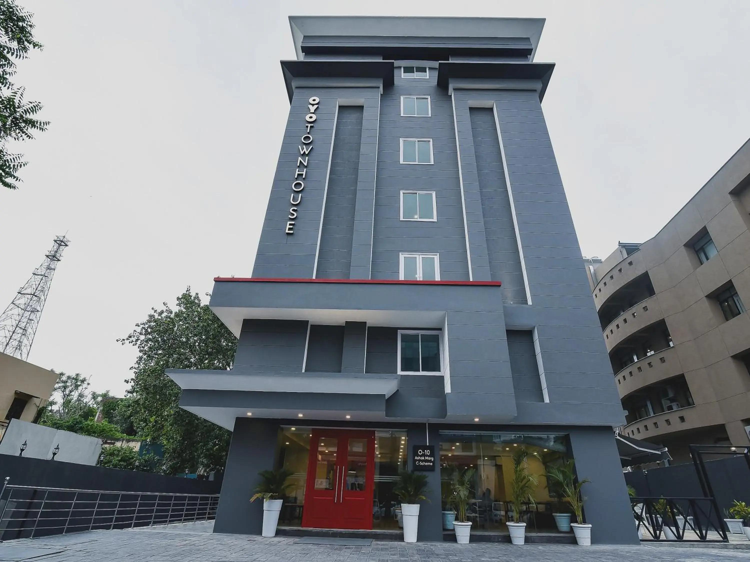 Facade/entrance in Townhouse C Scheme Ahinsa Circle Facade/entrance in Townhouse C Scheme Ahinsa Circle