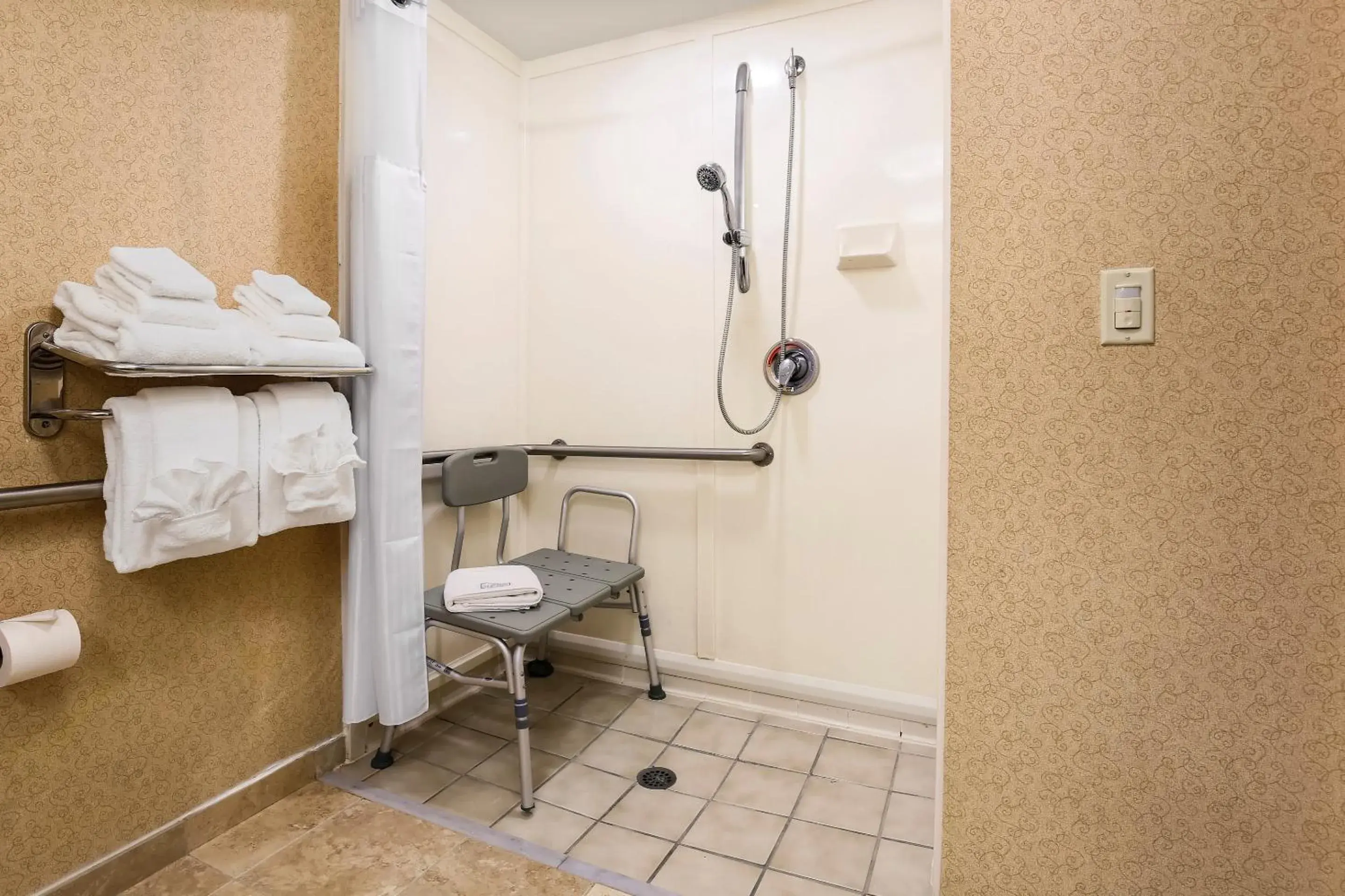 Bathroom in Red Lion Inn & Suites Hattiesburg