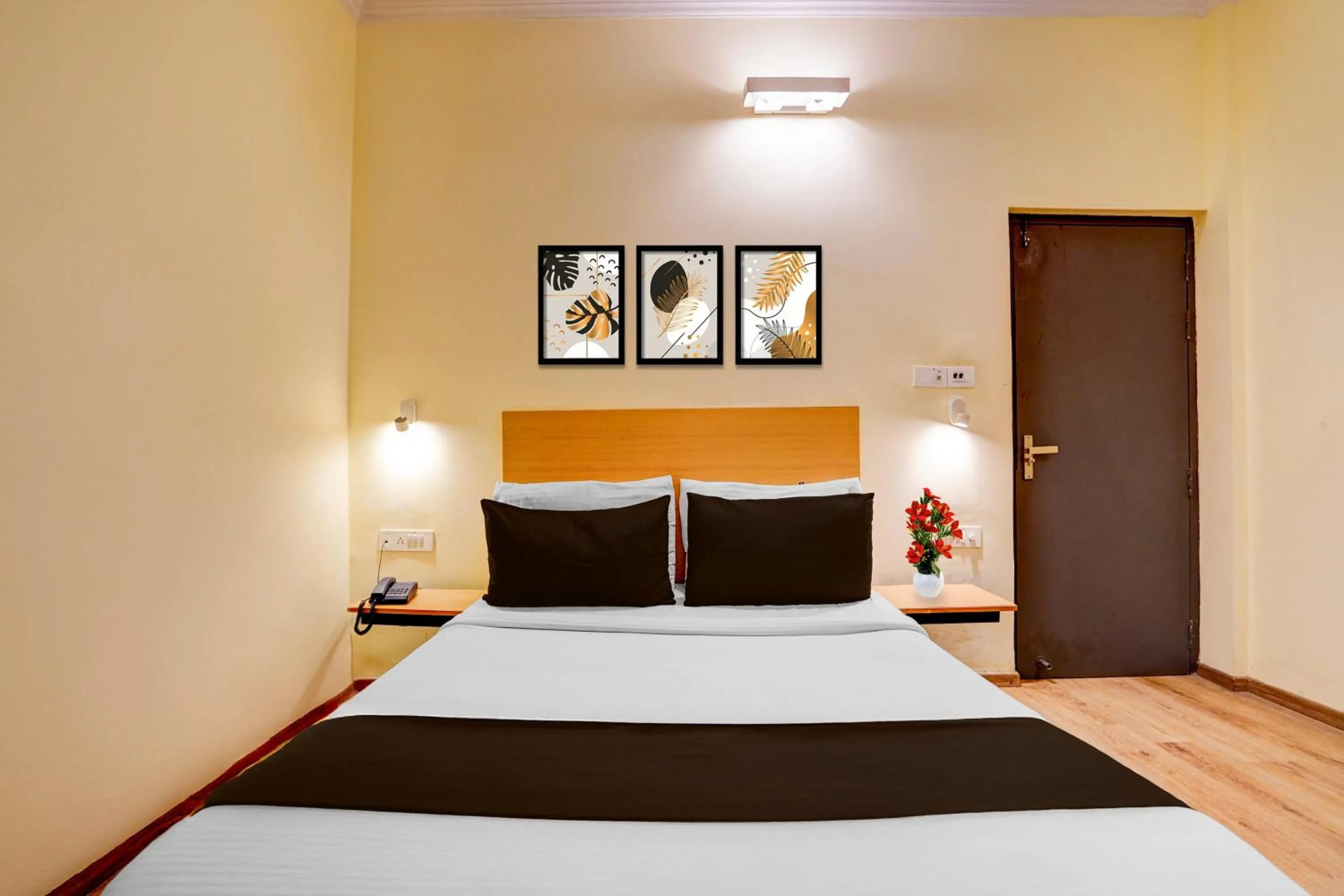 Bedroom, Bed in Townhouse Singapore Mall