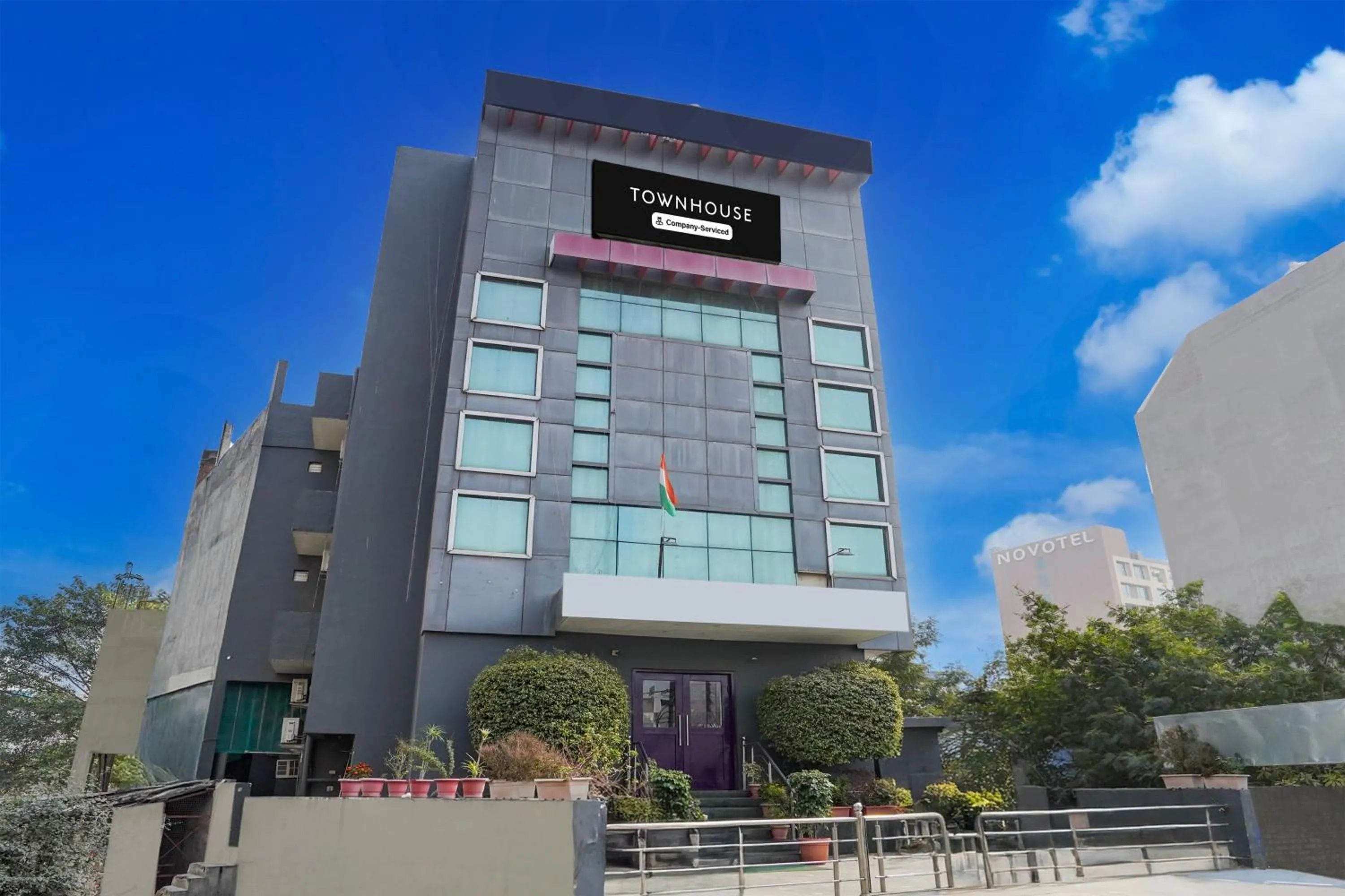 Facade/entrance in Townhouse Singapore Mall