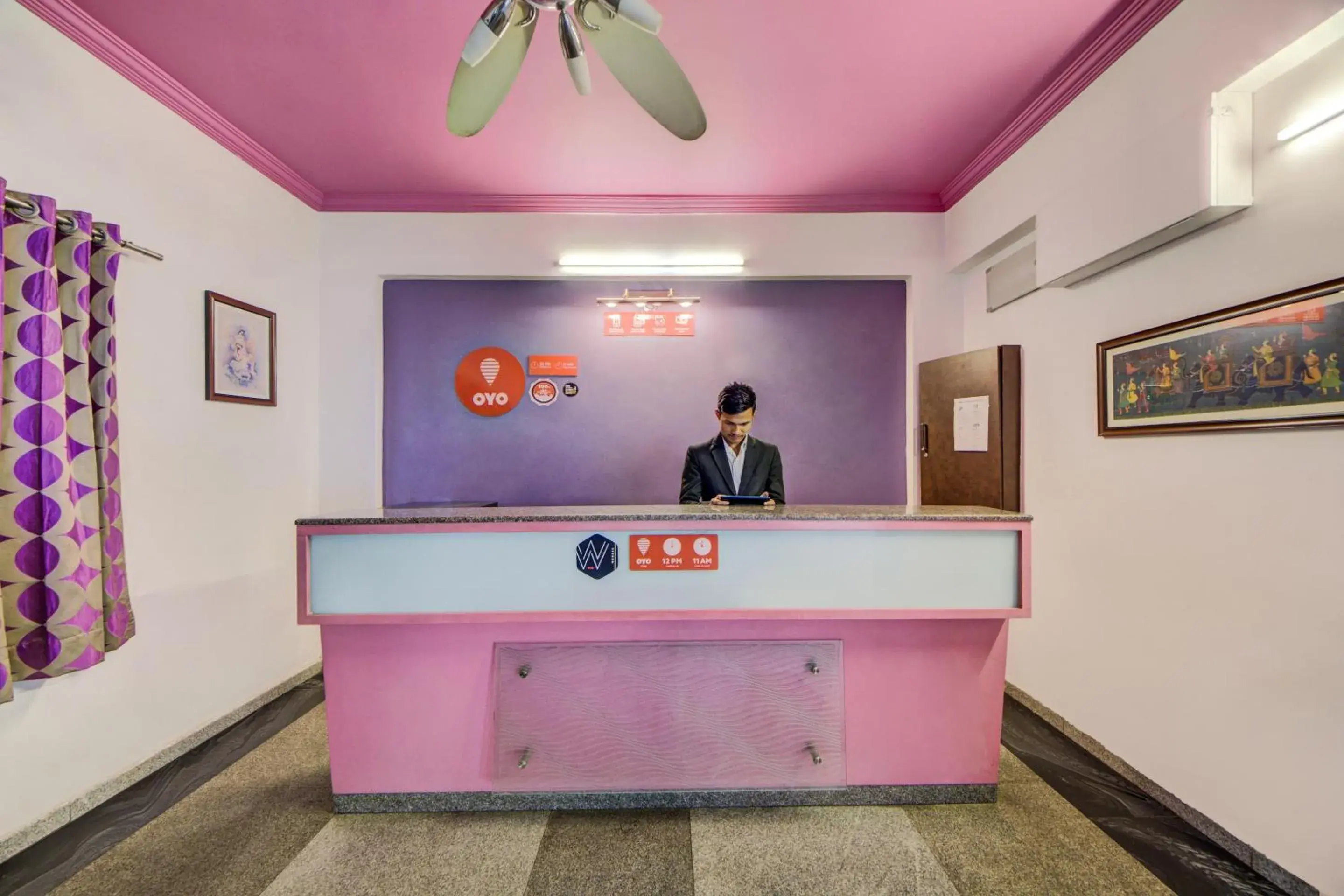 Lobby or reception in Hotel O JNTU college Near LULU mall, KPHB Colony. Lobby or reception in Hotel O JNTU college Near LULU mall, KPHB Colony.