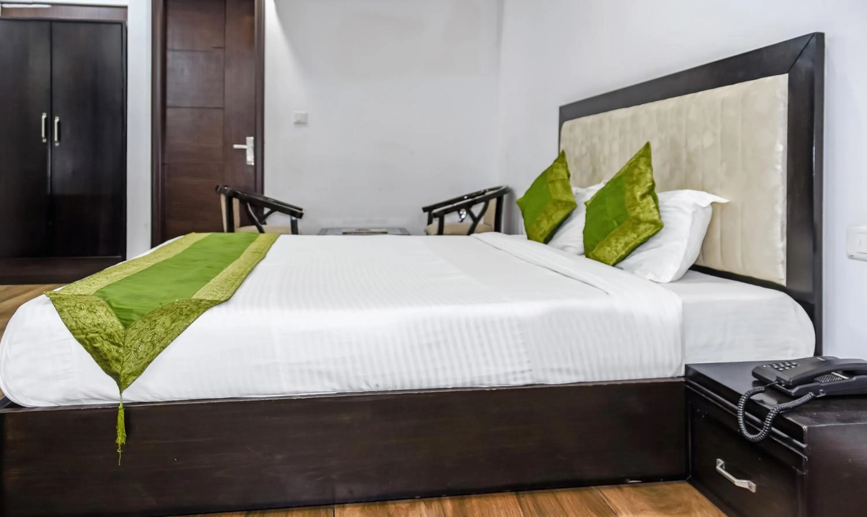 Bedroom, Bed in Treebo Red Petal Jalandhar