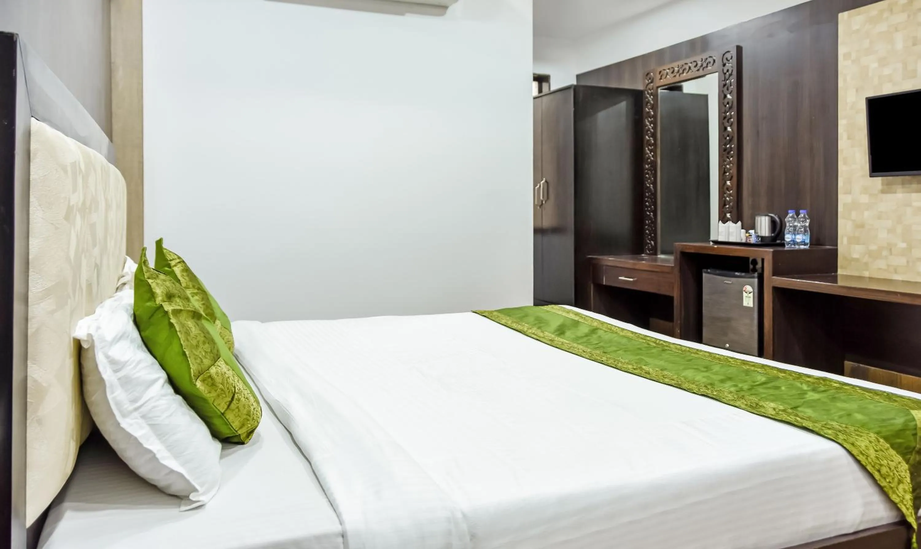 Bed in Treebo Red Petal Jalandhar