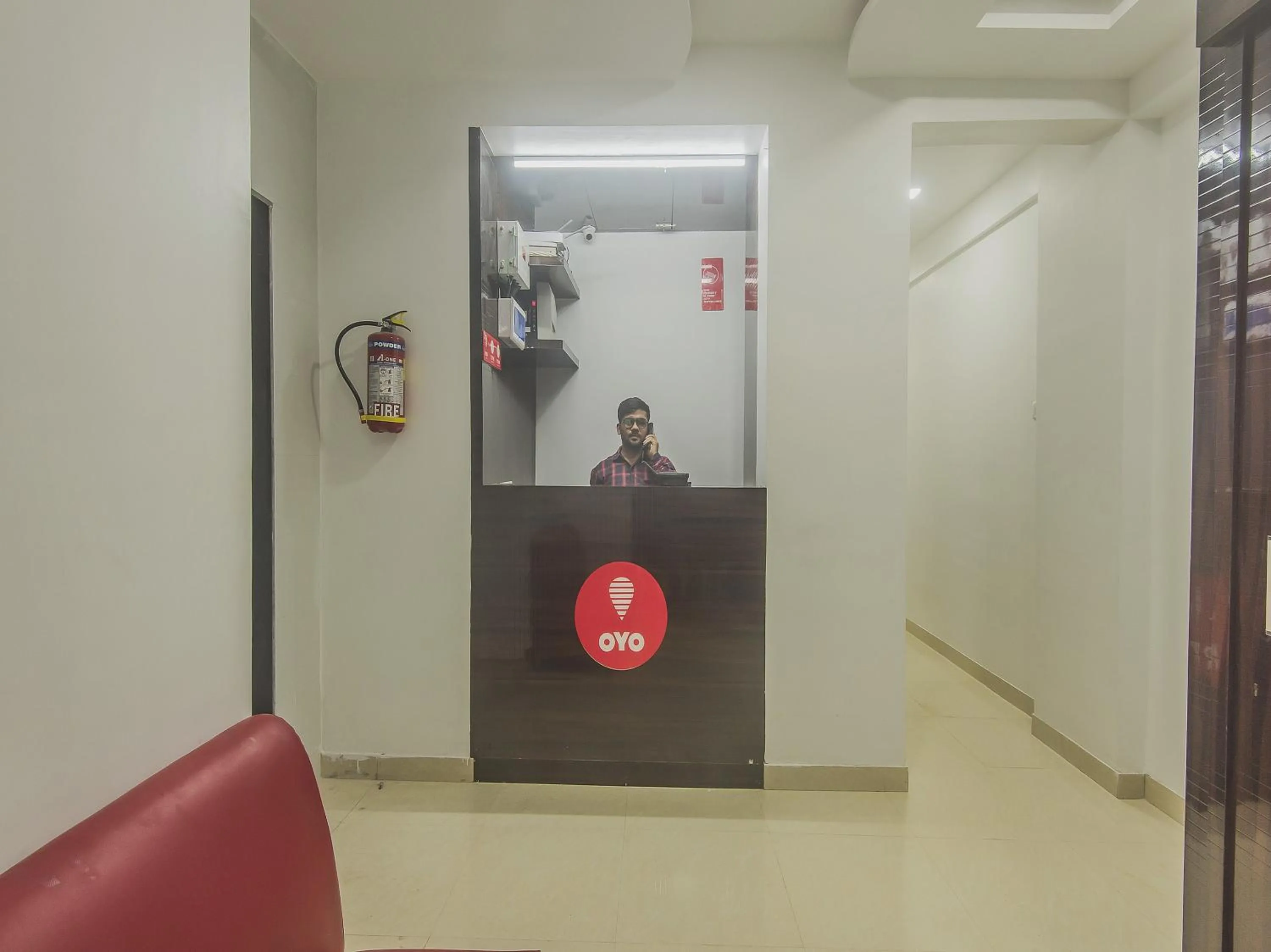 Lobby or reception in Super Hotel O Palace Inn Near Don Bosco (Borivali) Metro Station