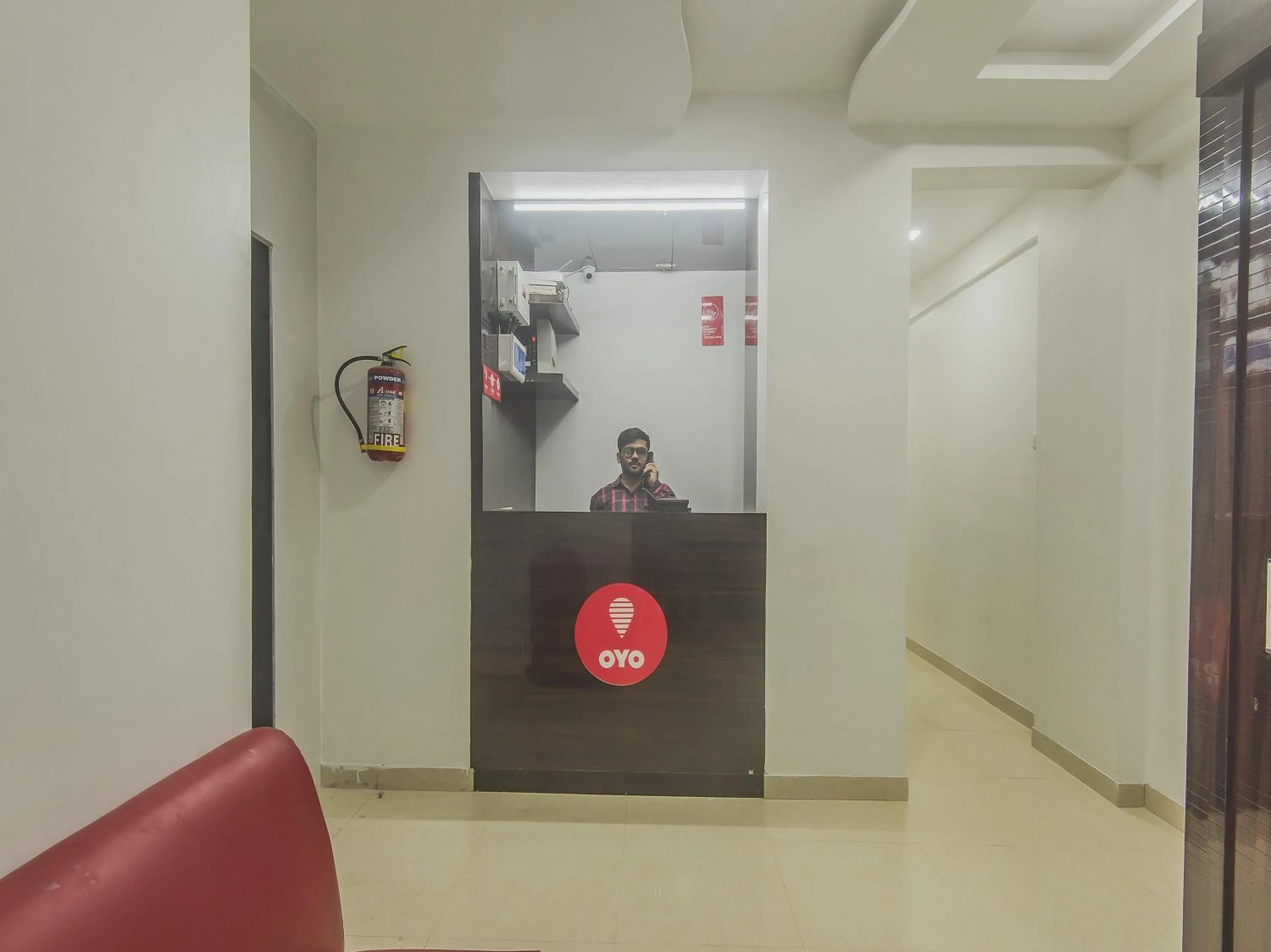Lobby or reception in Super Hotel O Palace Inn Near Don Bosco (Borivali) Metro Station