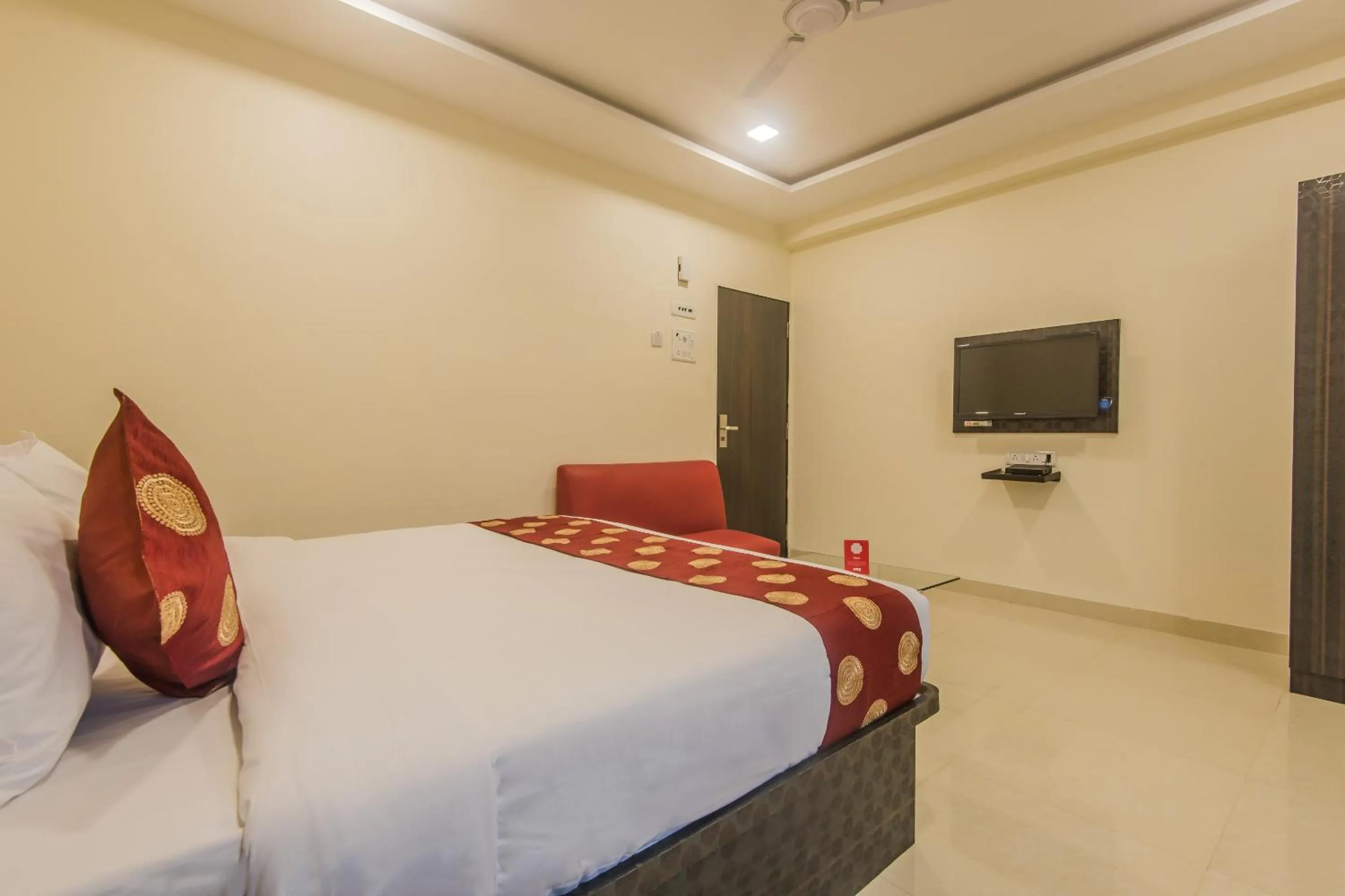 Bedroom, Bed in Super Hotel O Palace Inn Near Don Bosco (Borivali) Metro Station