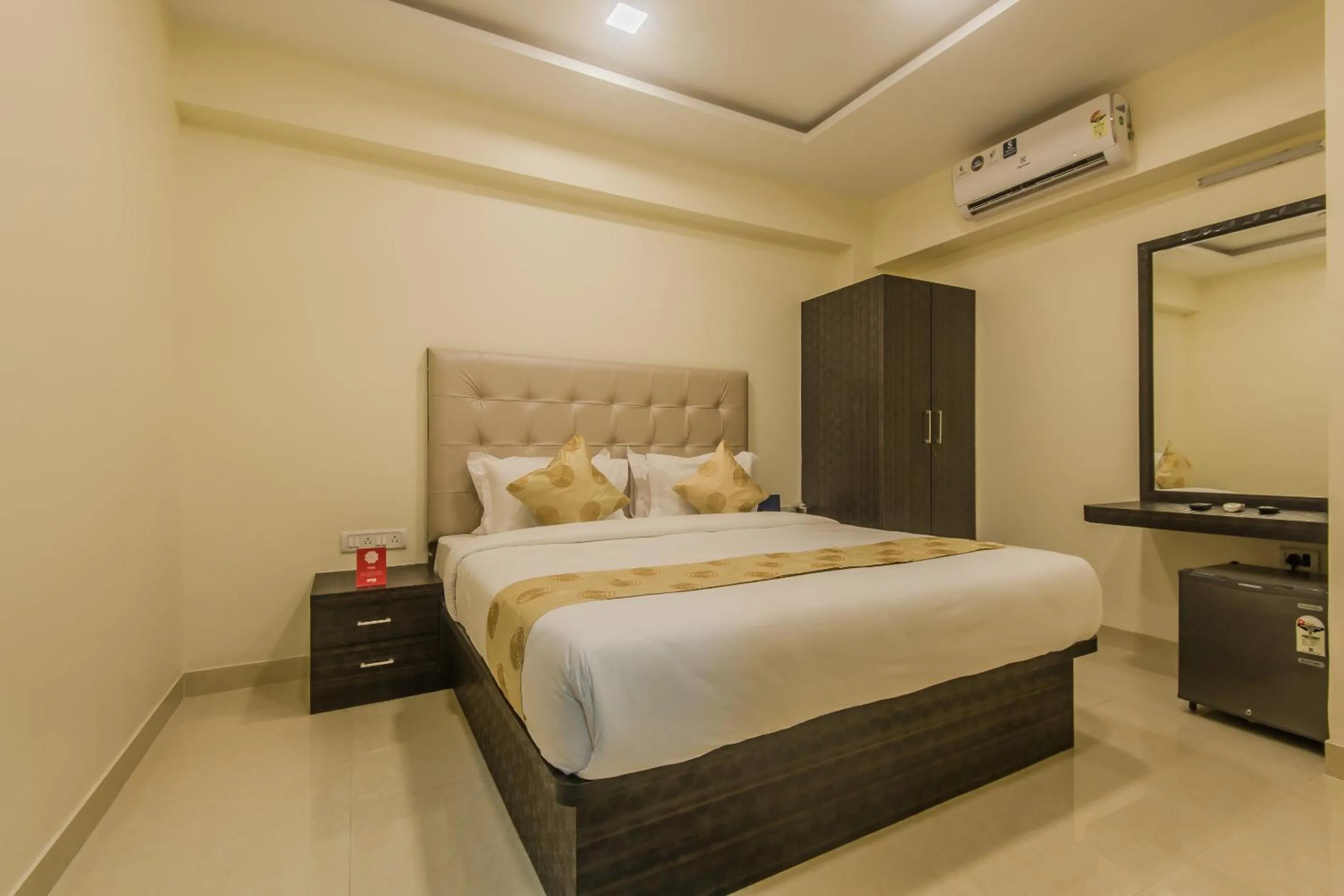 Bedroom, Bed in Super Hotel O Palace Inn Near Don Bosco (Borivali) Metro Station