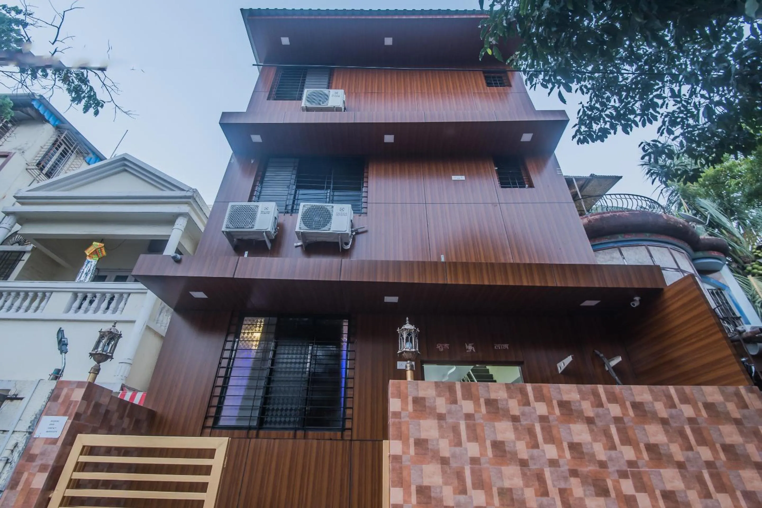 Facade/entrance in Super Hotel O Palace Inn Near Don Bosco (Borivali) Metro Station
